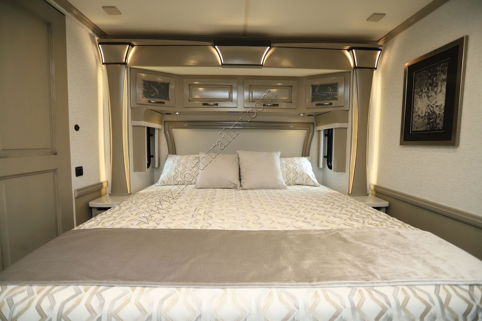 Used 2024 Newmar Dutch Star 4081 Class A  For Sale