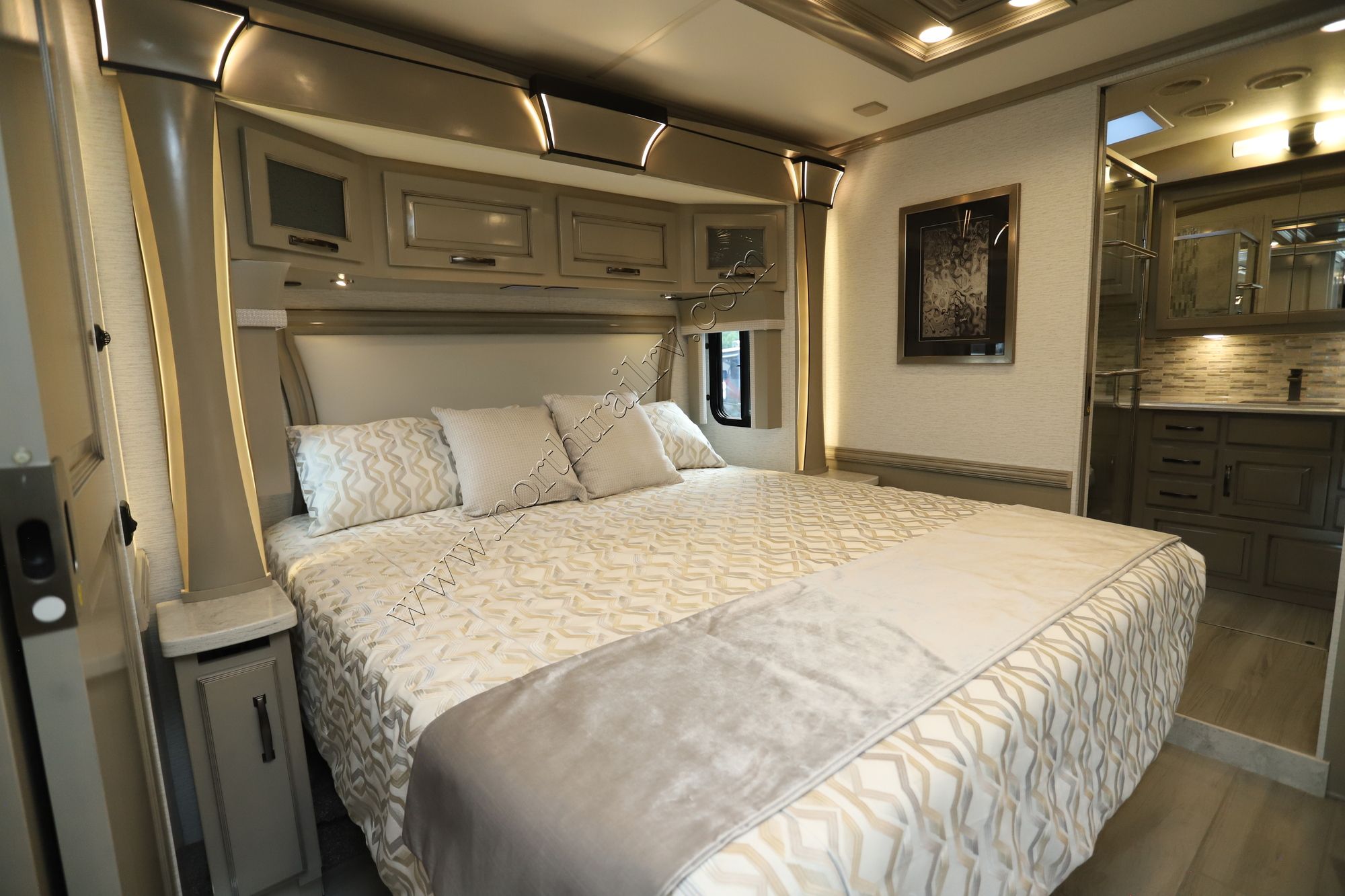 Used 2024 Newmar Dutch Star 4081 Class A  For Sale