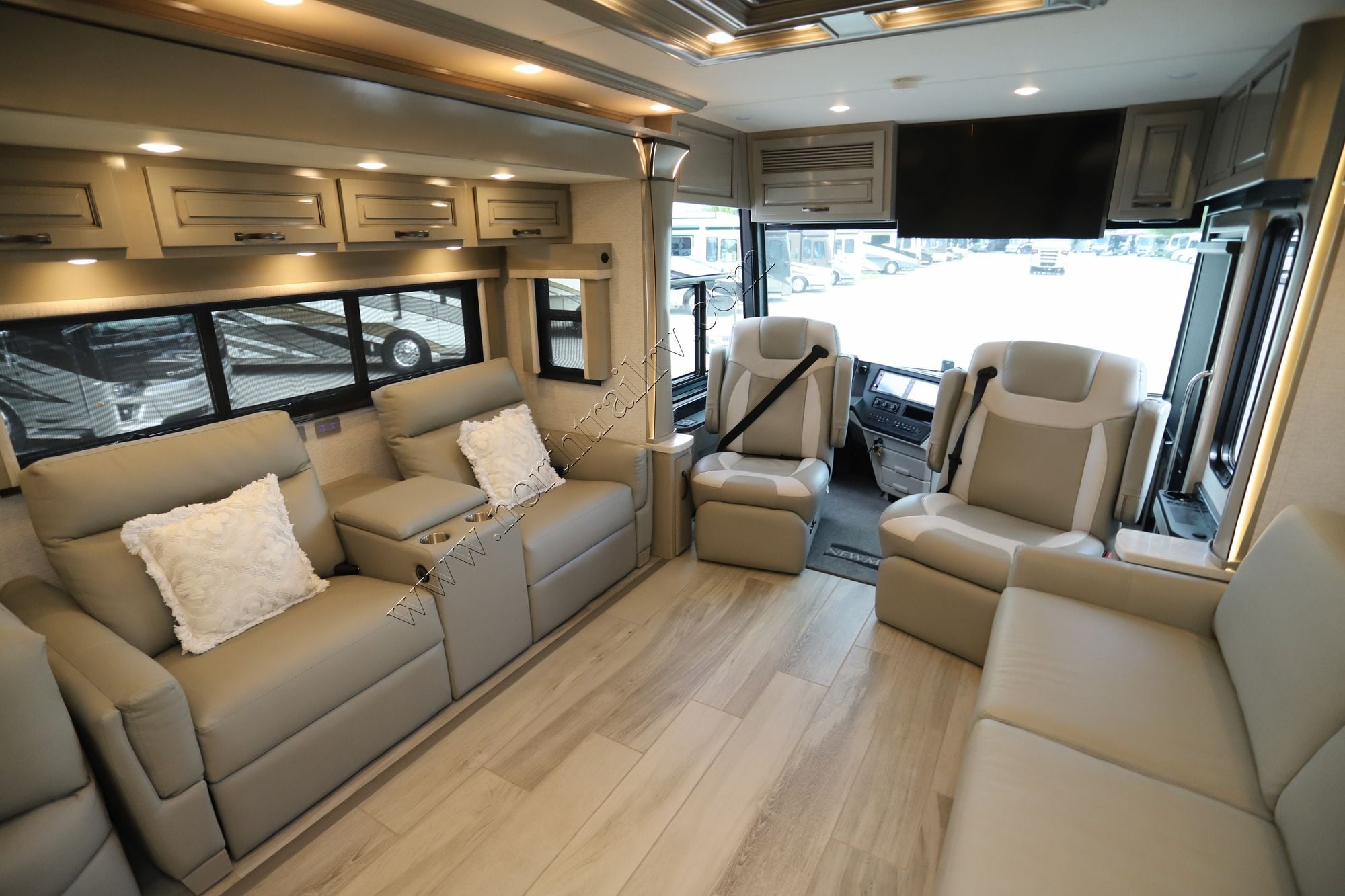 Used 2024 Newmar Dutch Star 4081 Class A  For Sale