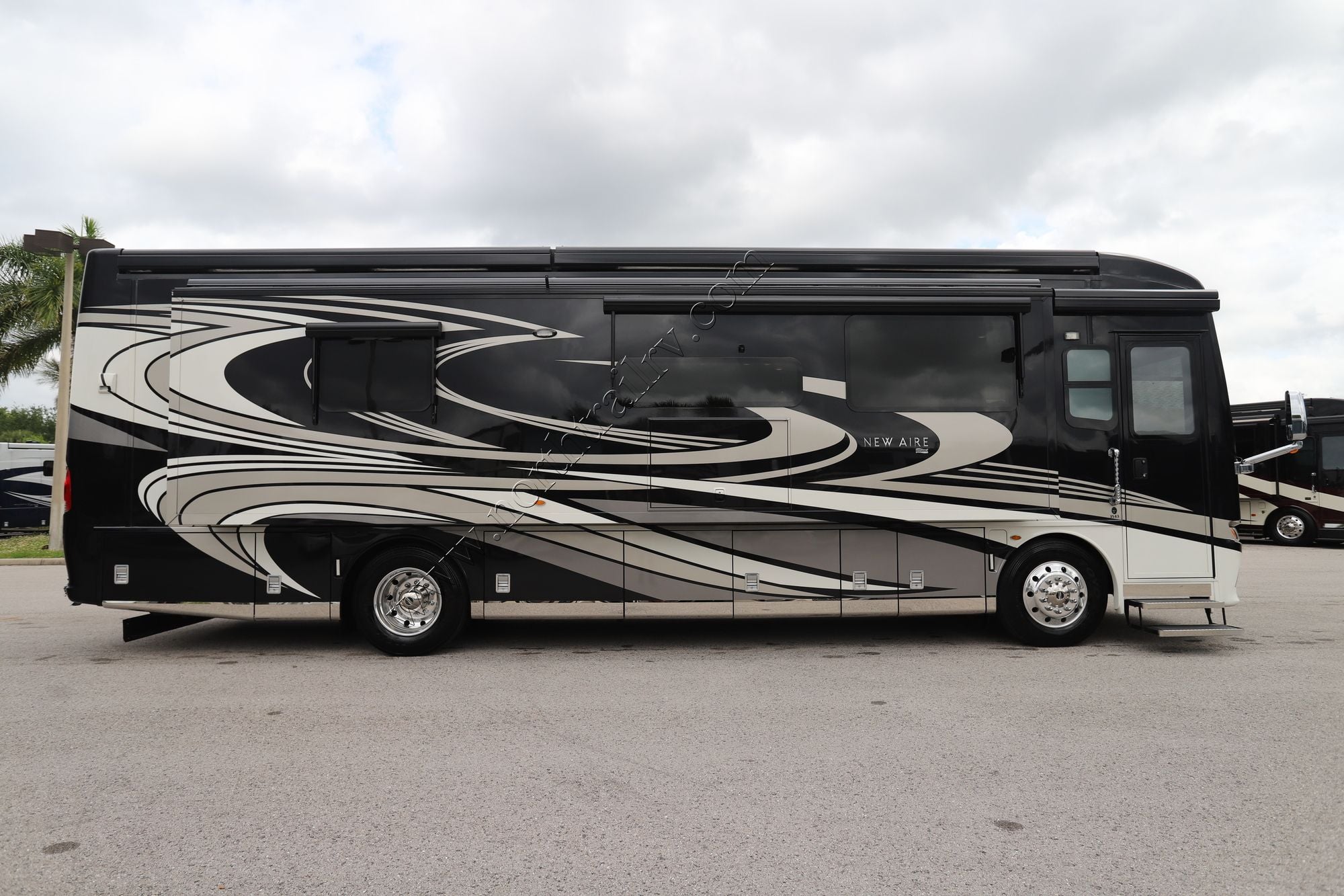 Used 2020 Newmar New Aire 3543 Class A  For Sale