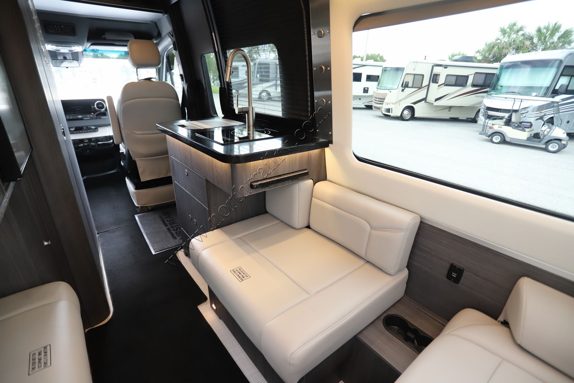 2023 Airstream Interstate 19 E1 4WD Class B Used  For Sale