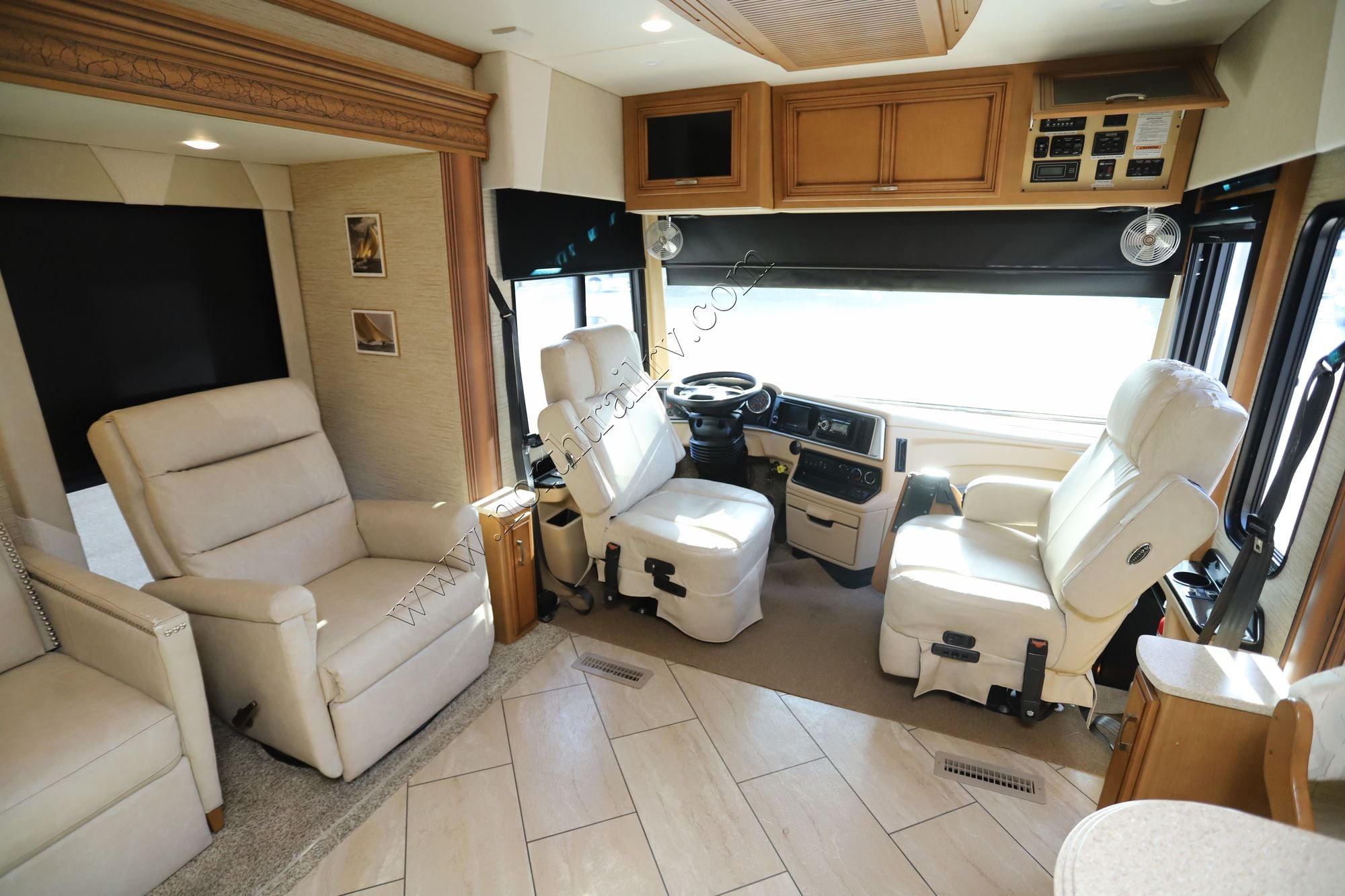 Used 2017 Newmar Ventana Le 3412 Class A  For Sale