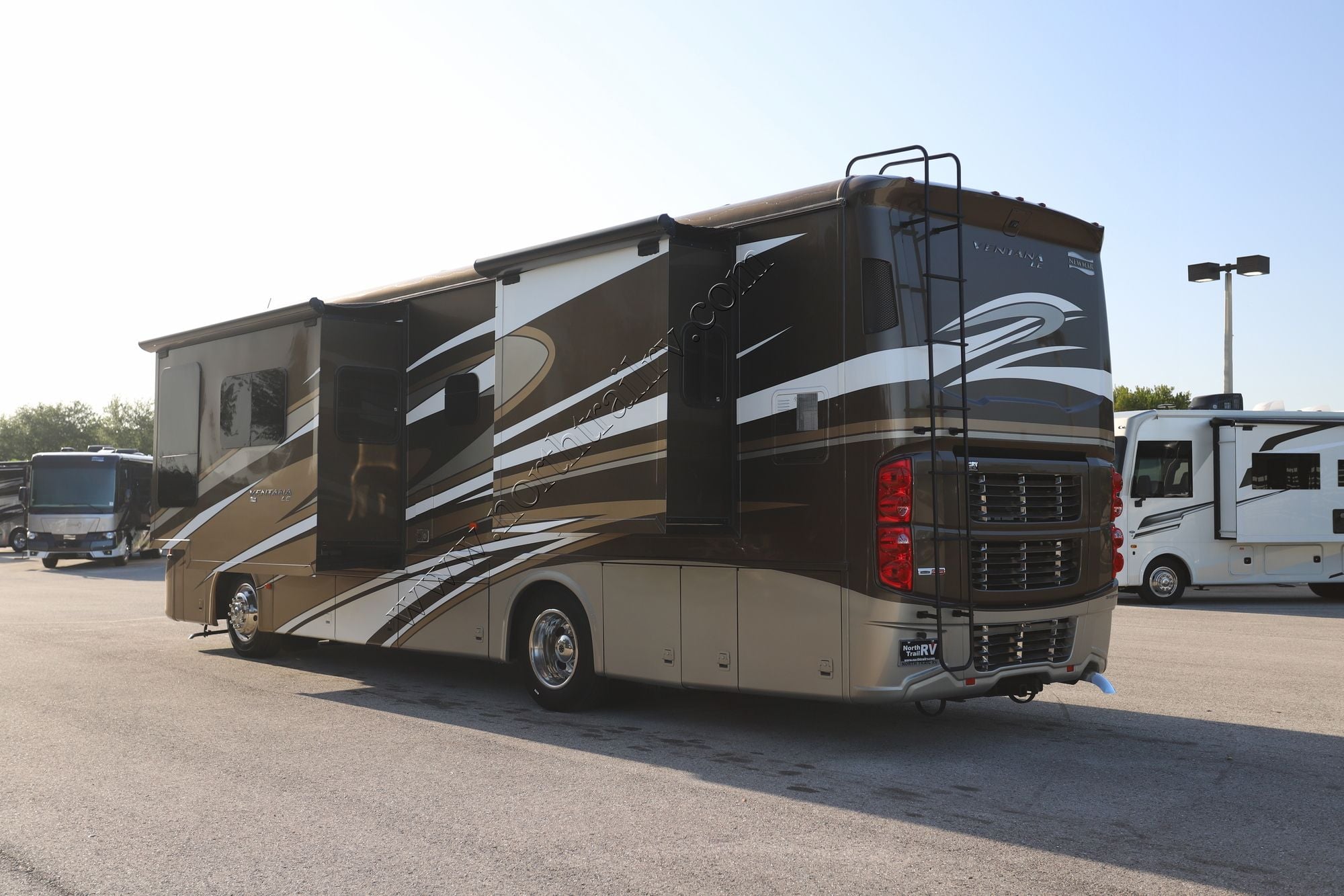 Used 2017 Newmar Ventana Le 3412 Class A  For Sale