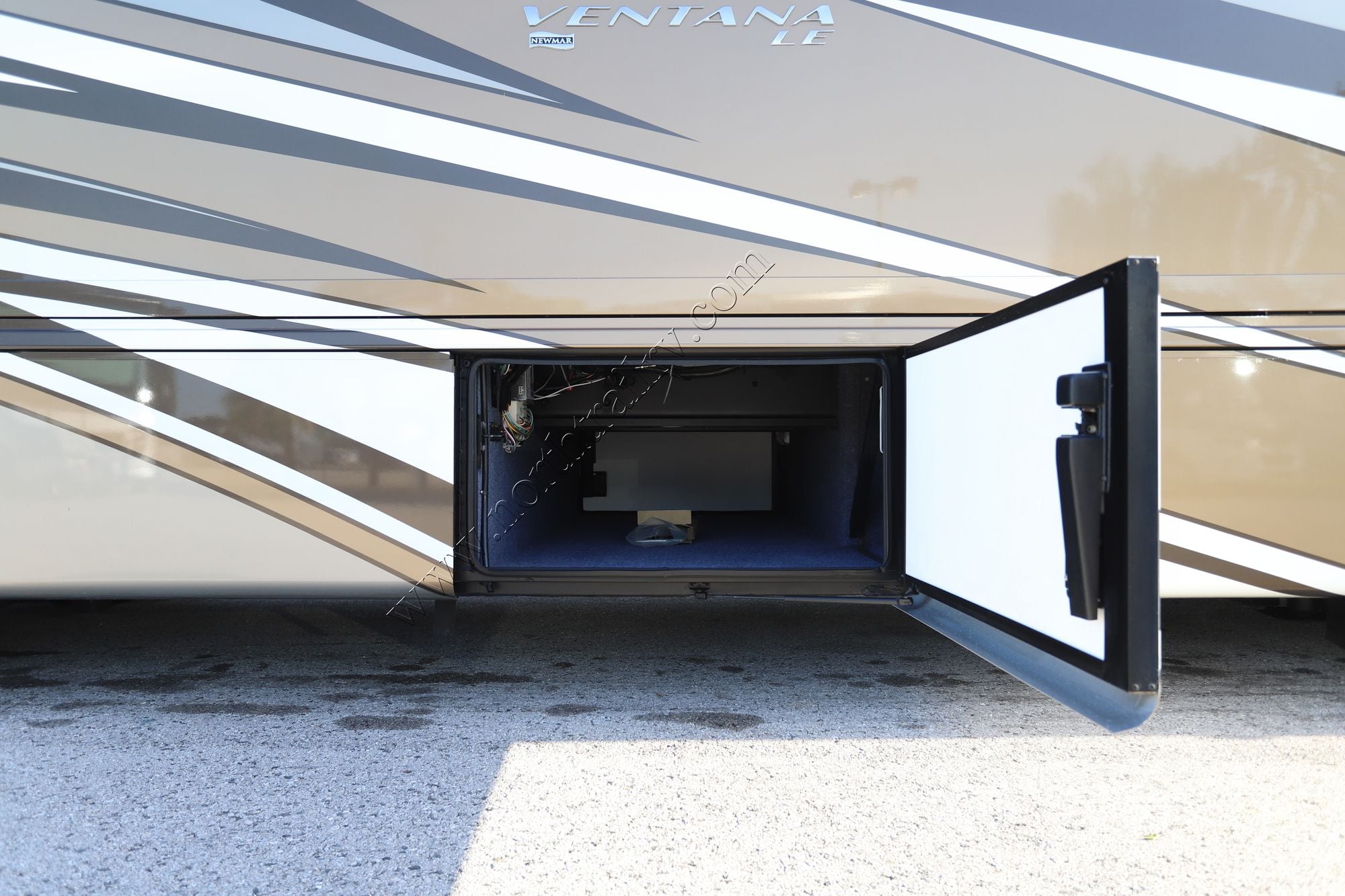 Used 2017 Newmar Ventana Le 3412 Class A  For Sale