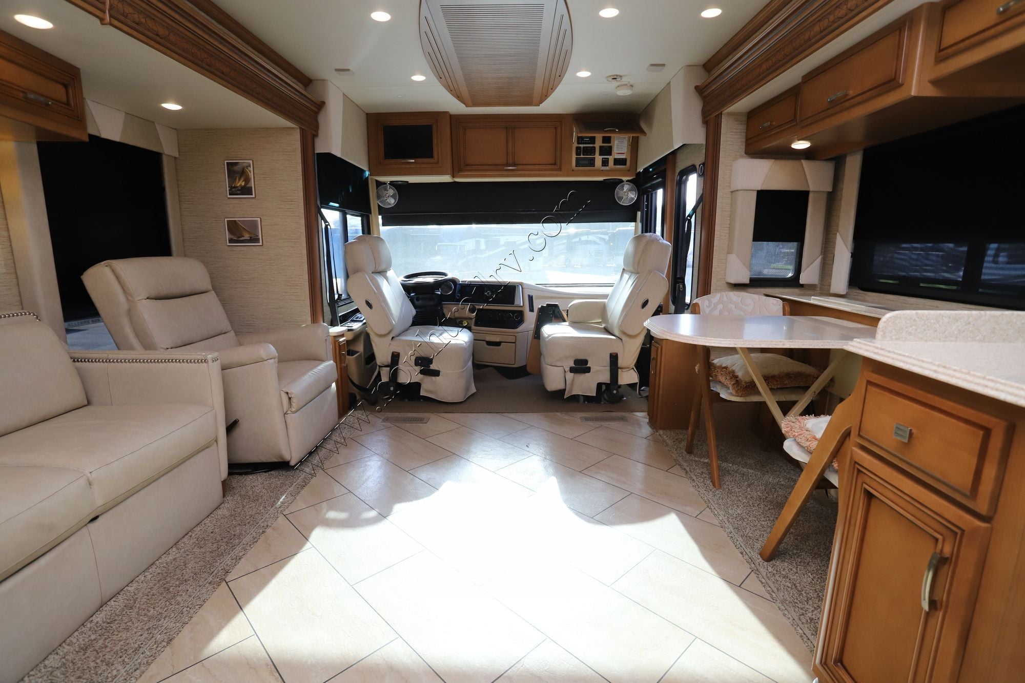 Used 2017 Newmar Ventana Le 3412 Class A  For Sale