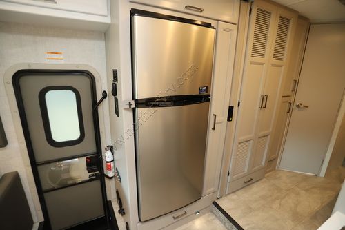 2025 Thor Echelon KW29