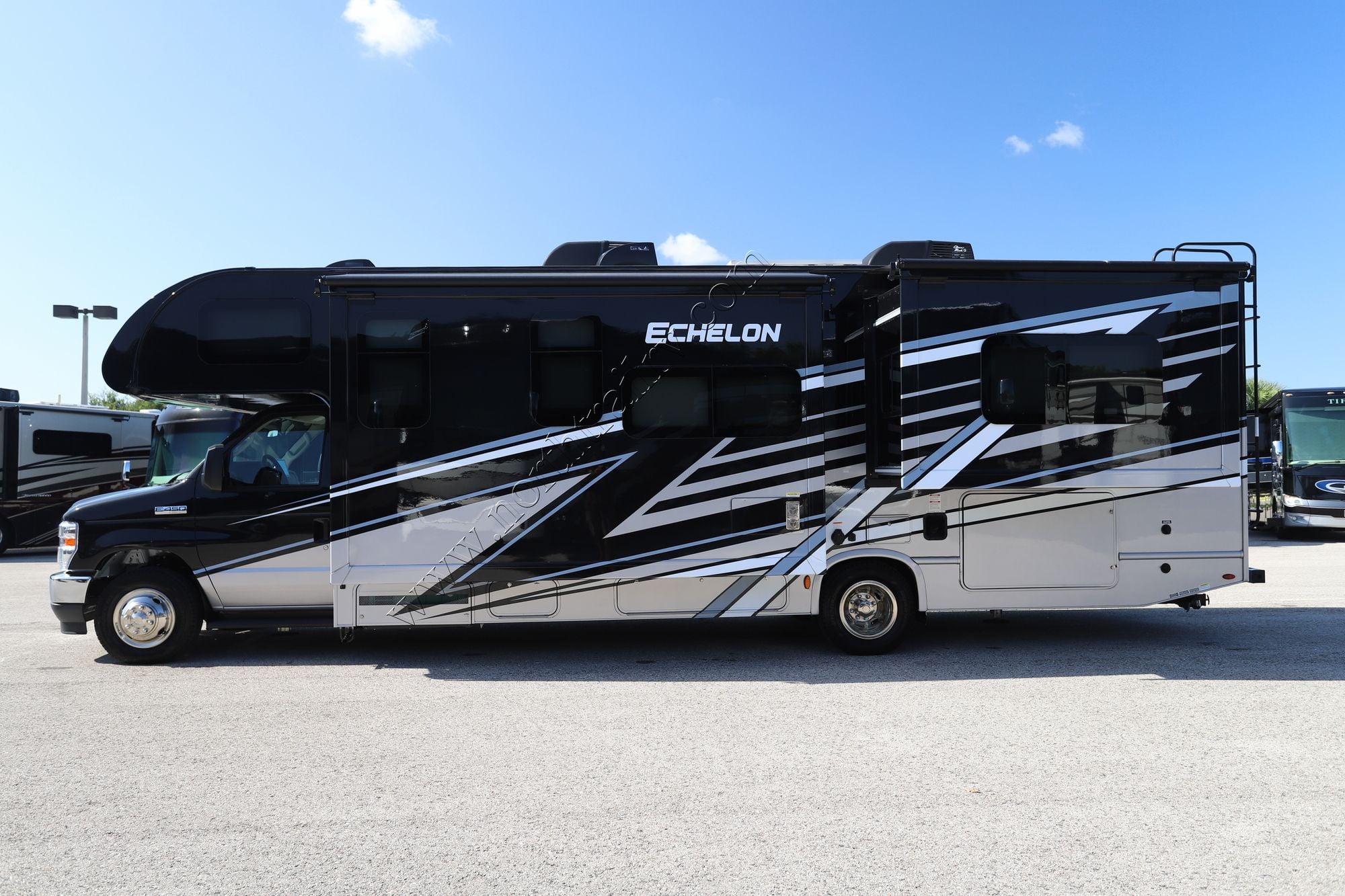 Used 2025 Thor Echelon KW29 Class C  For Sale