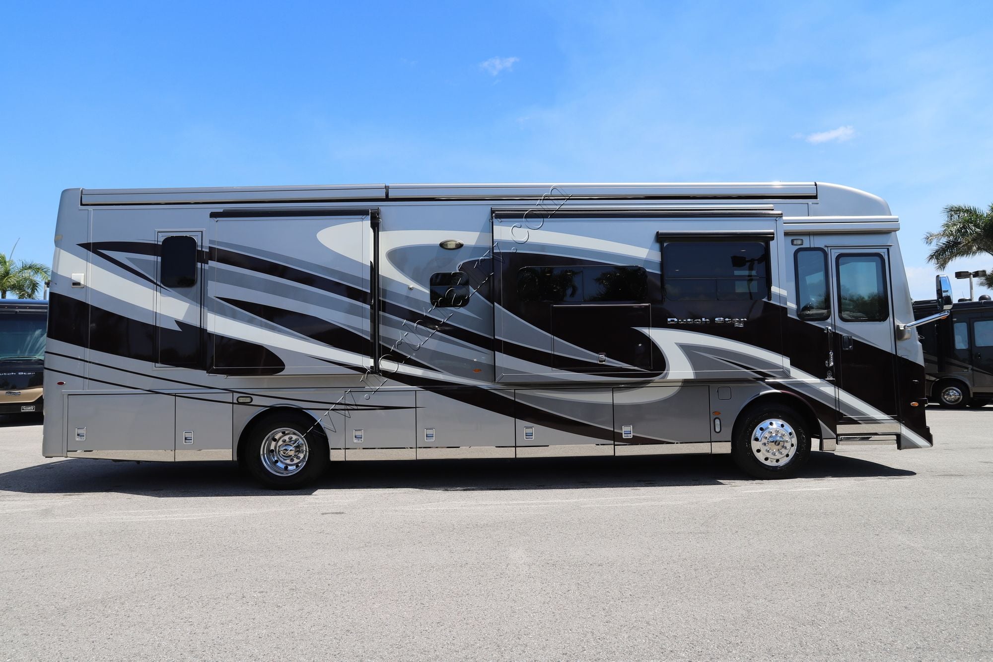 Used 2020 Newmar Dutch Star 3736 Class A  For Sale