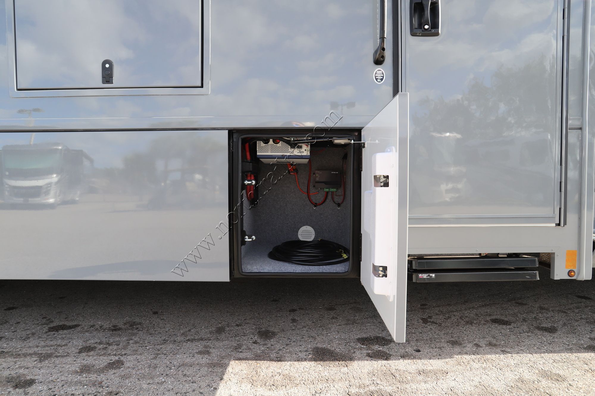Used 2025 Renegade Rv Verona 36VSB Super C  For Sale