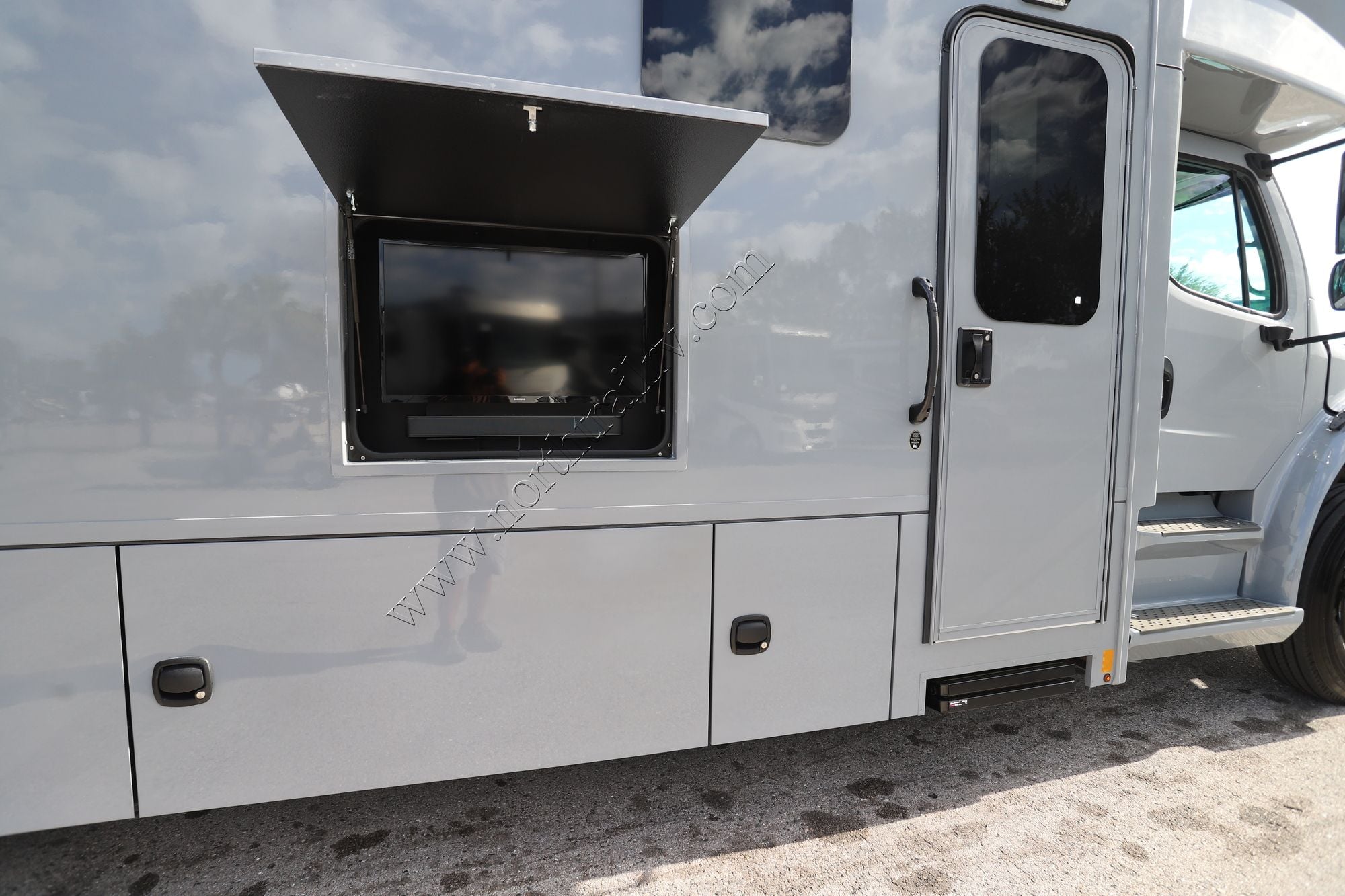 Used 2025 Renegade Rv Verona 36VSB Super C  For Sale