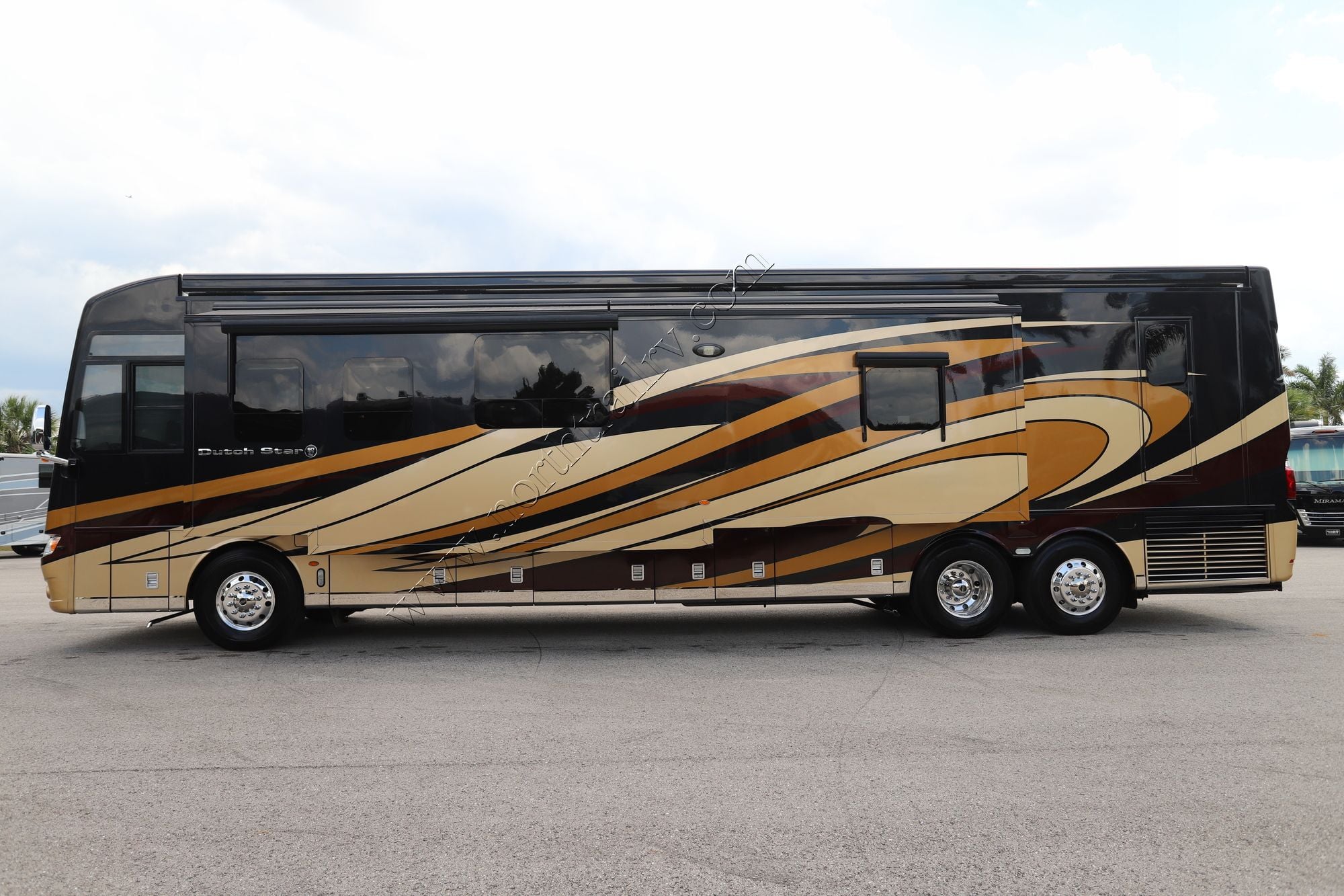 Used 2018 Newmar Dutch Star 4369 Class A  For Sale
