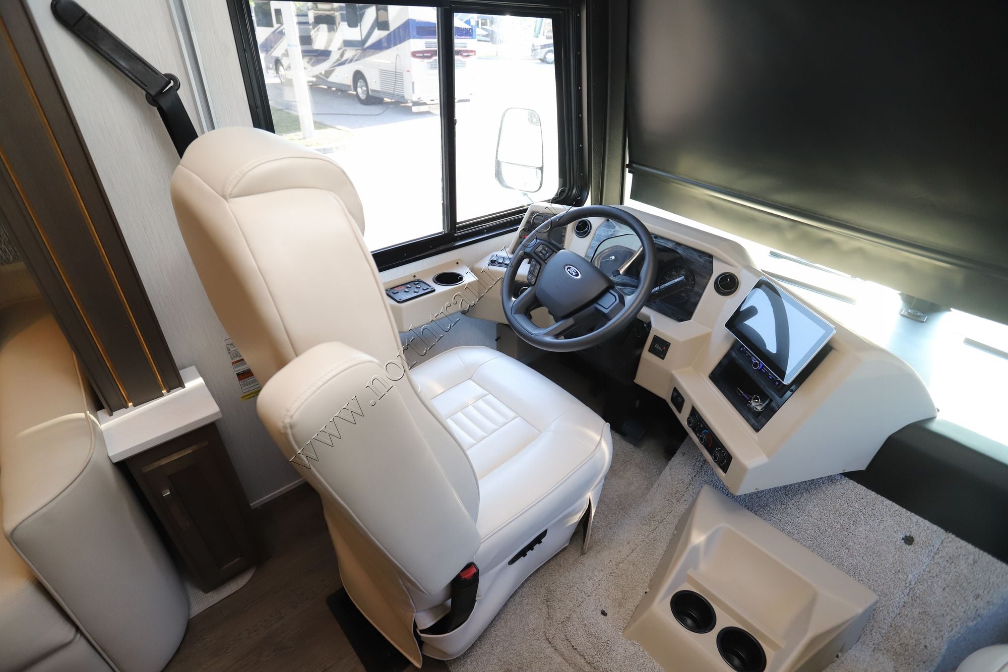 New 2027 Newmar Bay Star 3114 Class A  For Sale
