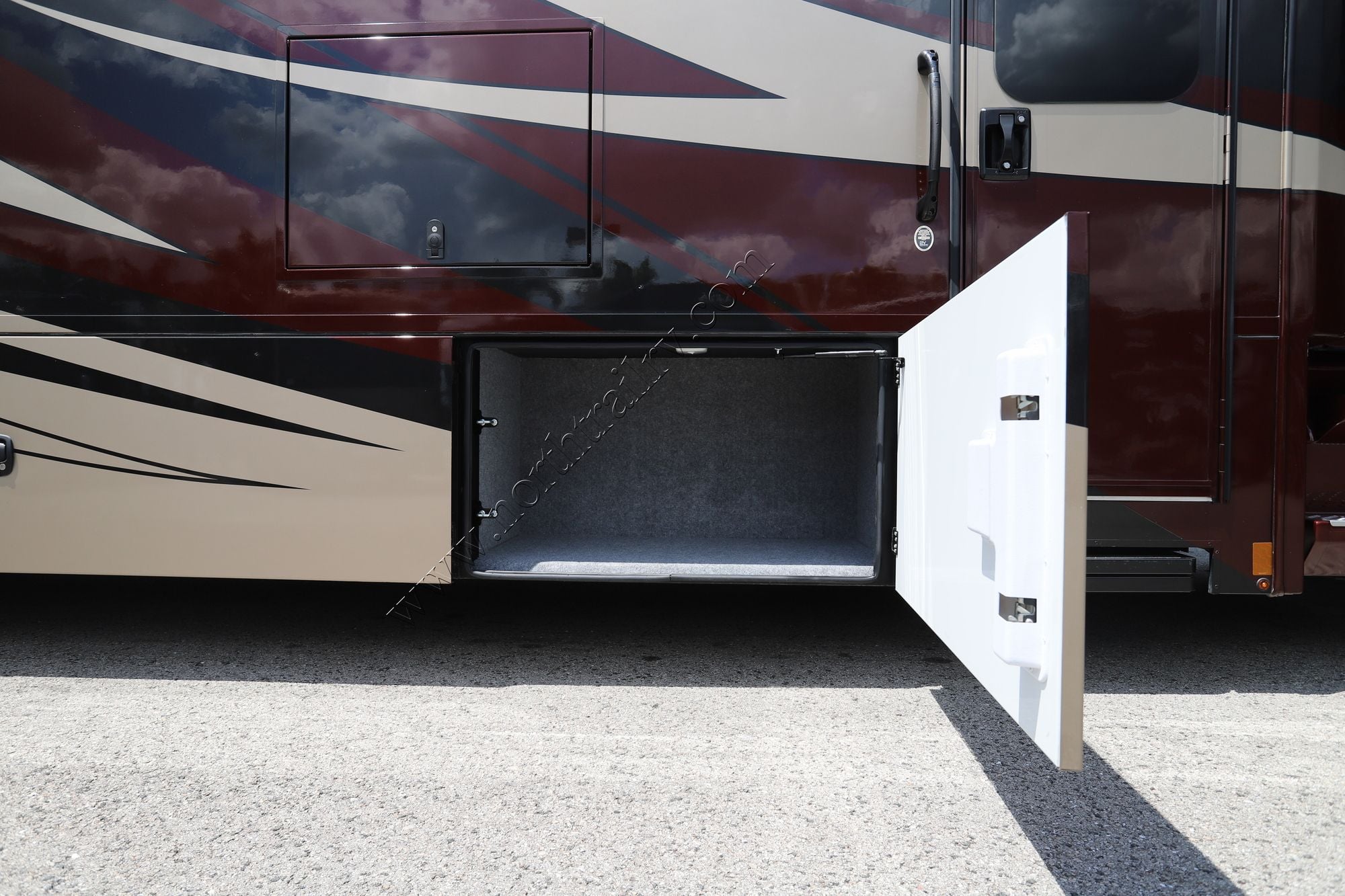 Used 2022 Renegade Rv Verona 40VRB Super C  For Sale