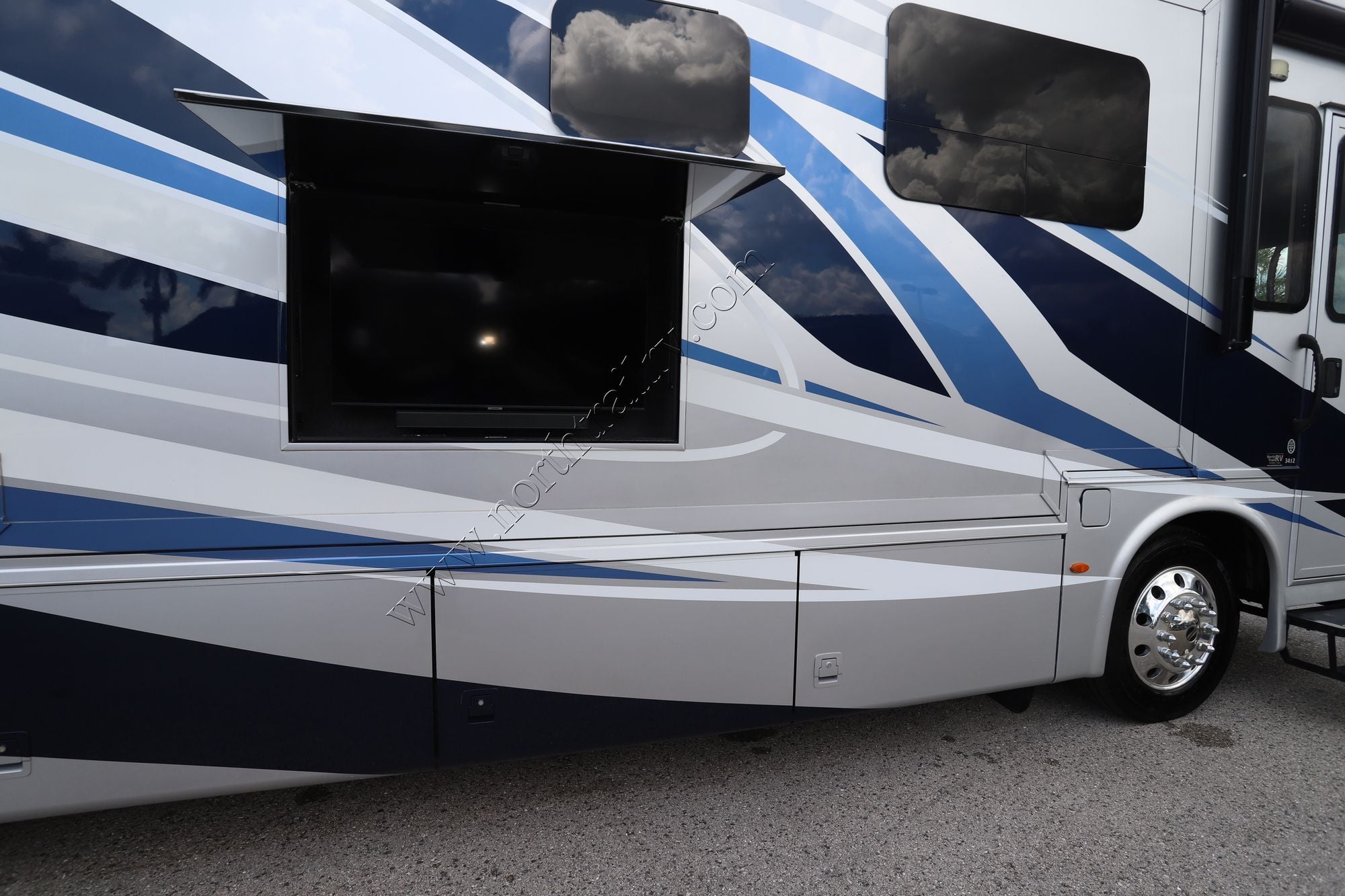 Used 2023 Newmar Kountry Star 3412 Fifth Wheel  For Sale