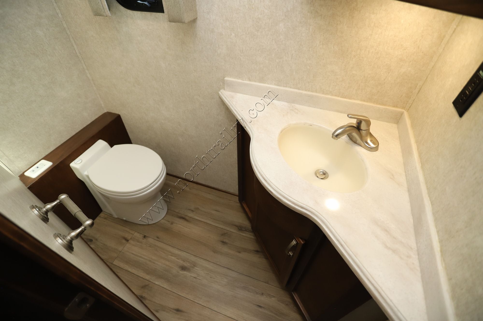 Used 2022 Renegade Rv Verona 40VRB Super C  For Sale