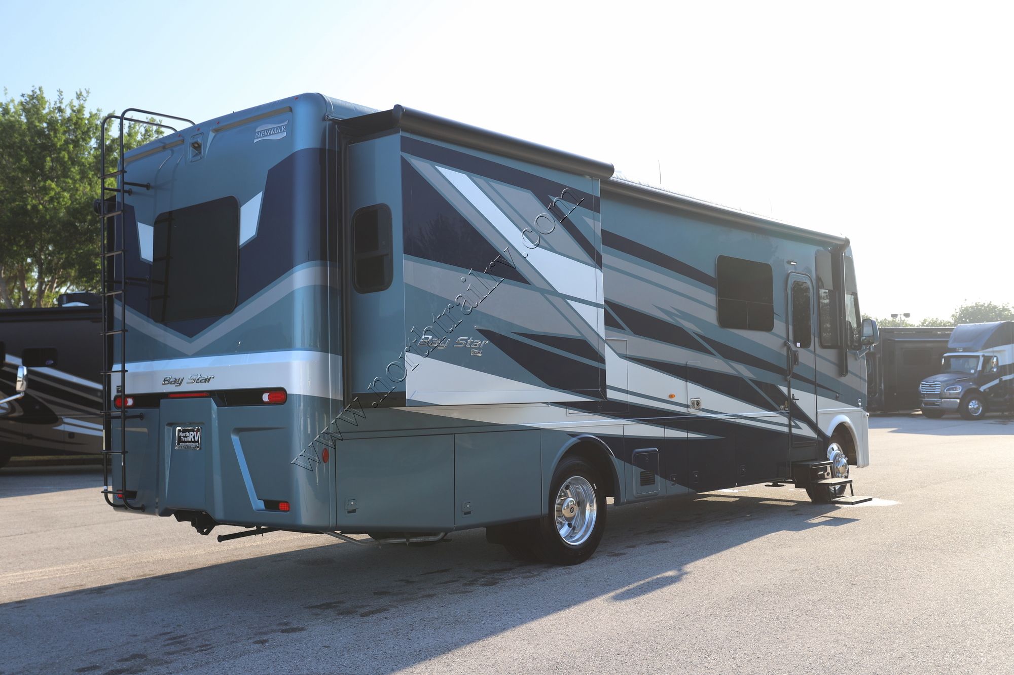 New 2027 Newmar Bay Star 3114 Class A  For Sale