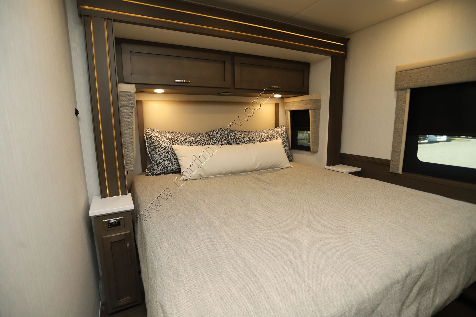 New 2027 Newmar Bay Star 3114 Class A  For Sale