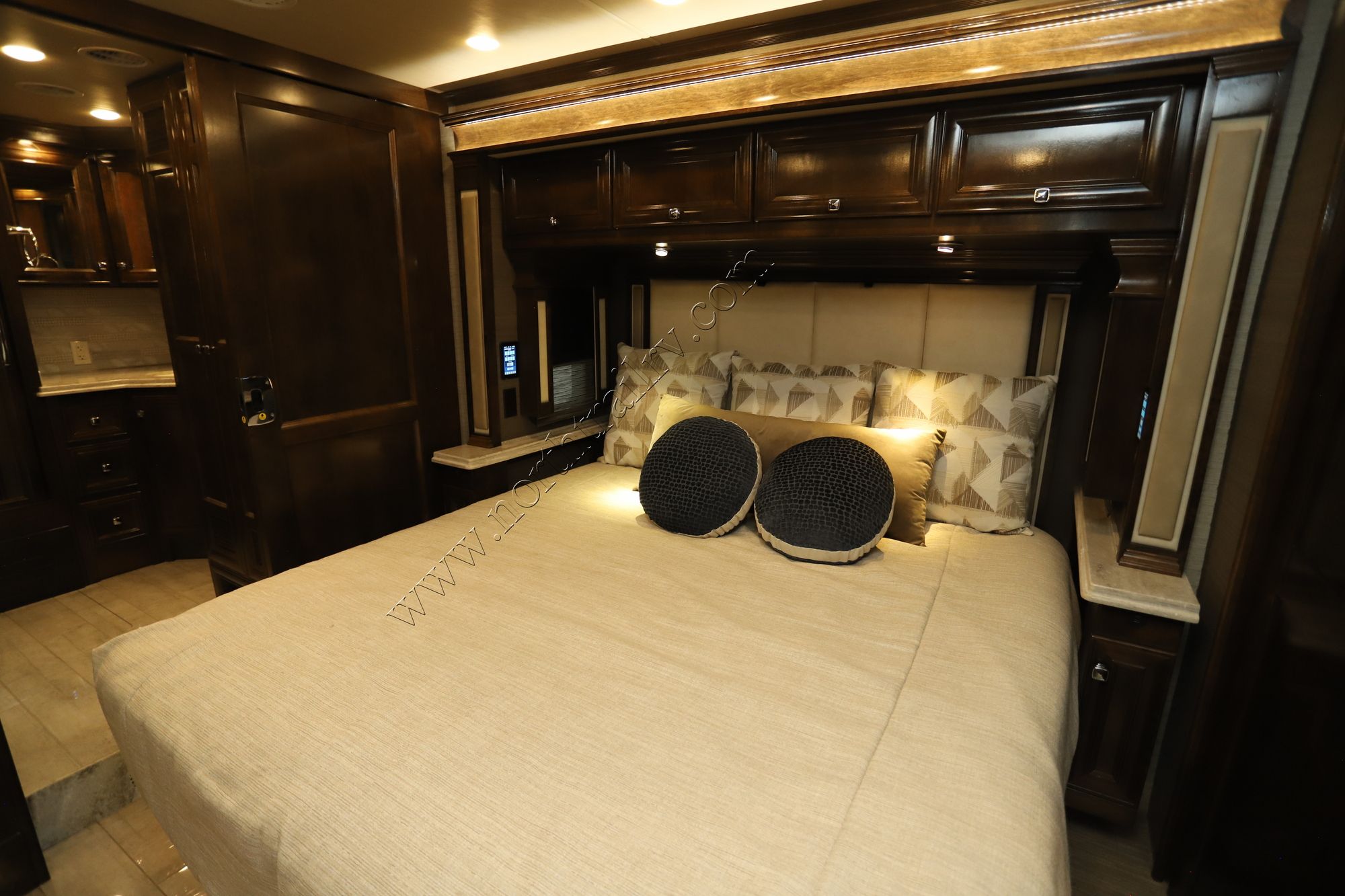 Used 2021 Tiffin Motor Homes Phaeton 40QBH Class A  For Sale