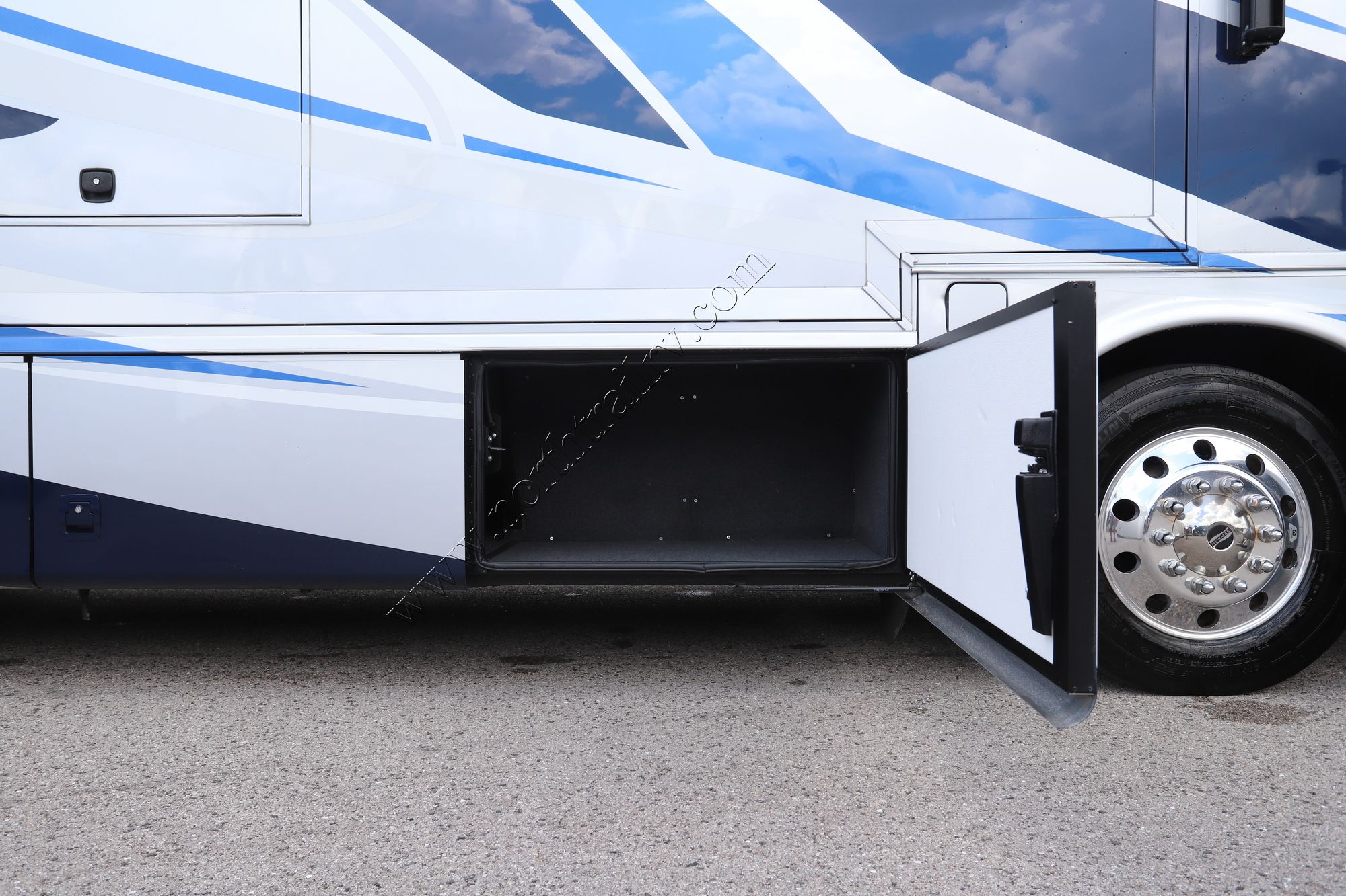 Used 2023 Newmar Kountry Star 3412 Fifth Wheel  For Sale