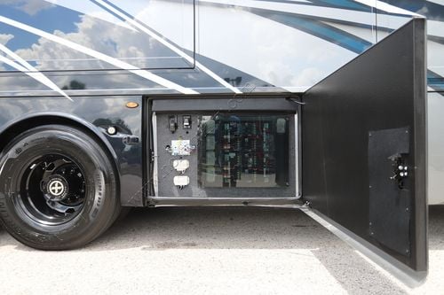 2027 Newmar Mountain Aire 4118 Class A