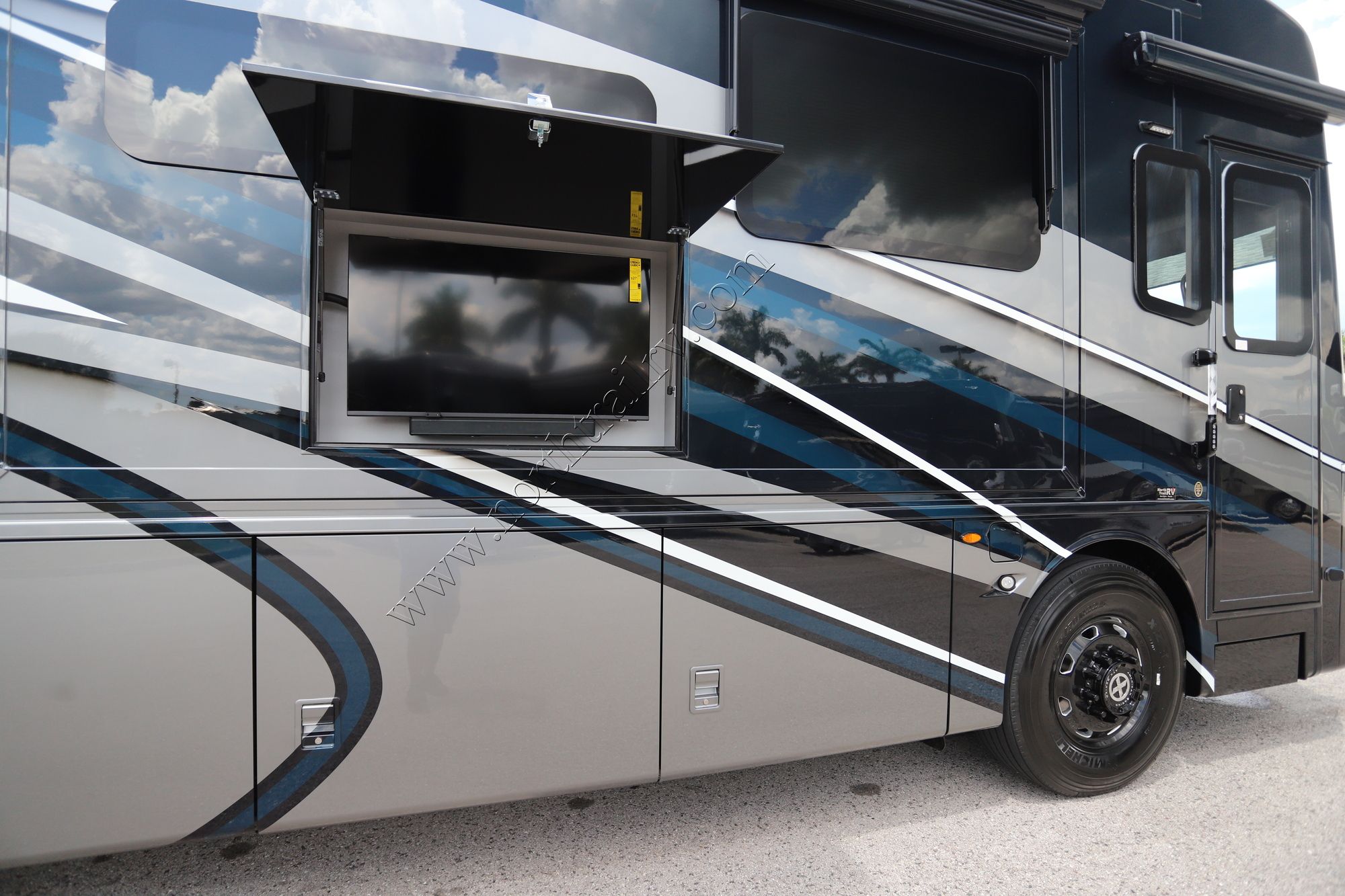 New 2027 Newmar Mountain Aire 4118 Class A  For Sale