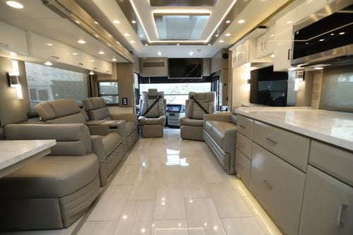 2027 Newmar Mountain Aire 4118 Class A