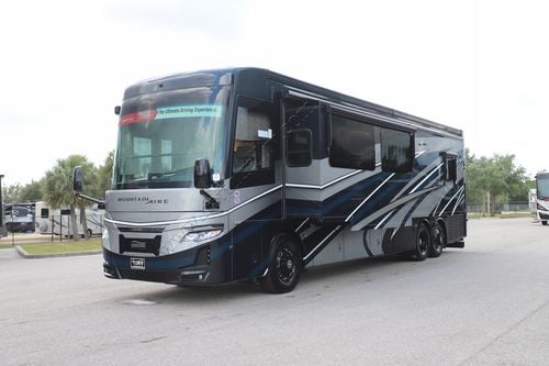 2027 Newmar Mountain Aire 4118 Class A
