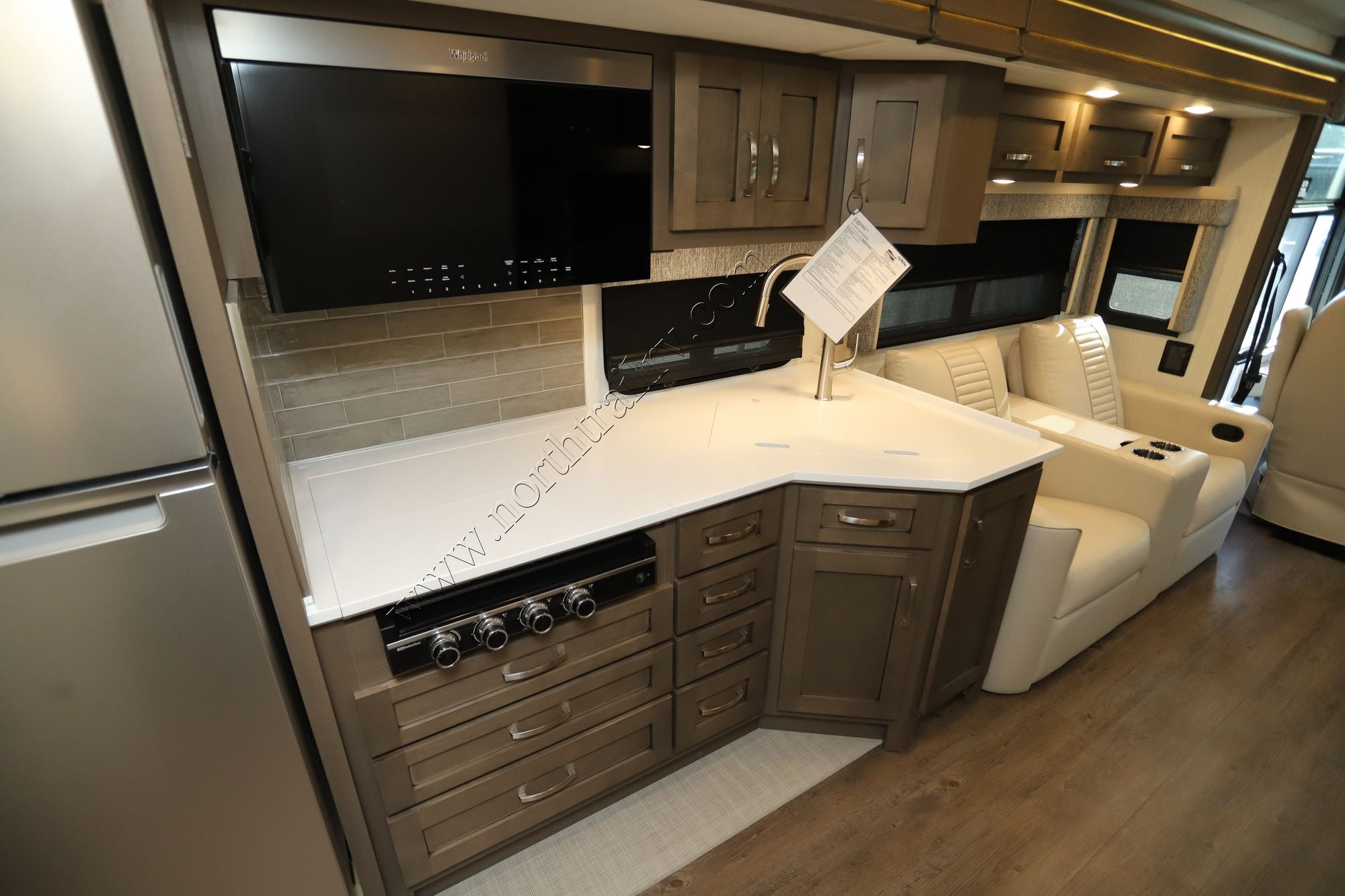 New 2027 Newmar Bay Star 3114 Class A  For Sale