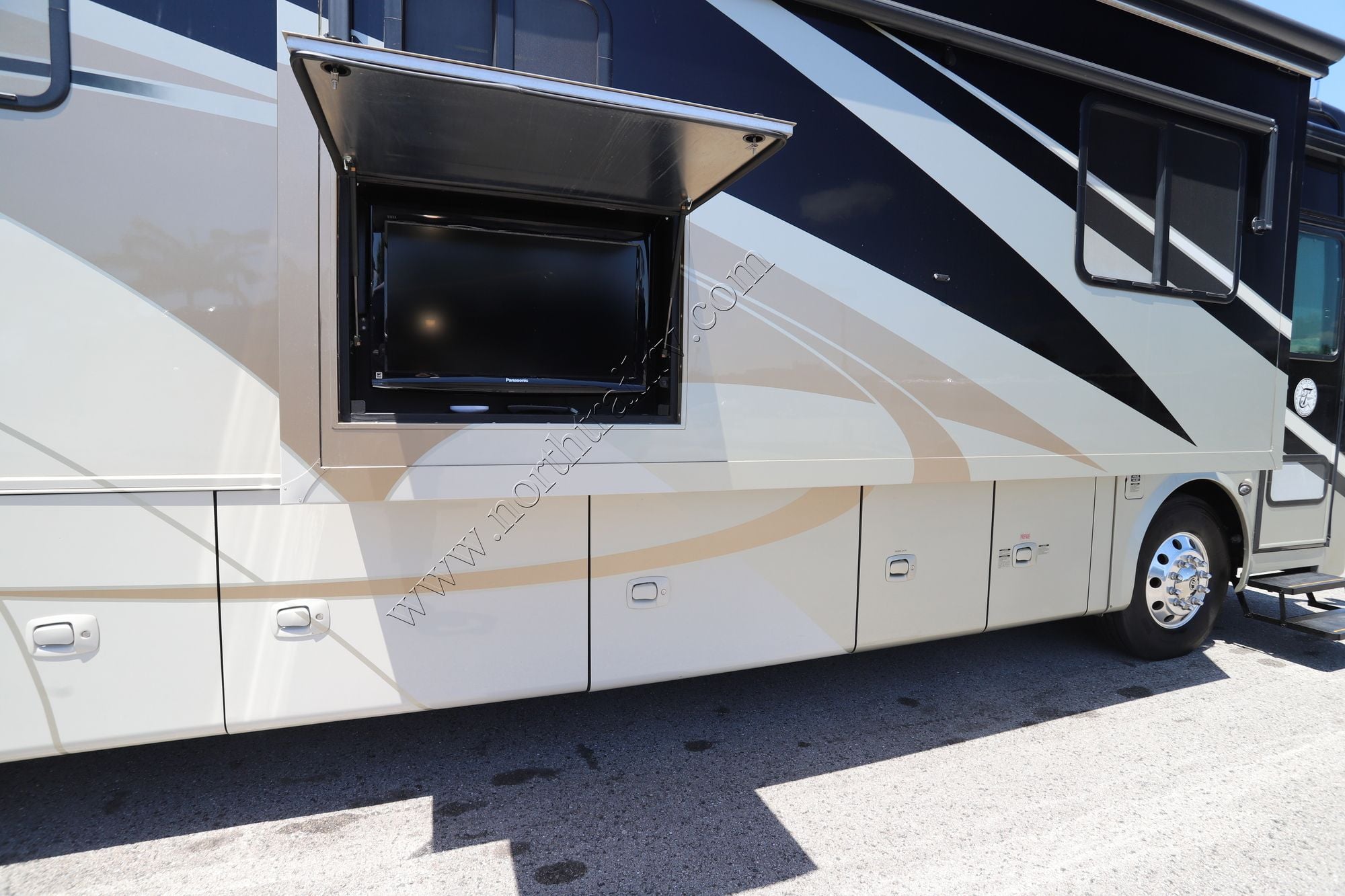 Used 2009 Tiffin Motor Homes Allegro Bus 43QBP Class A  For Sale