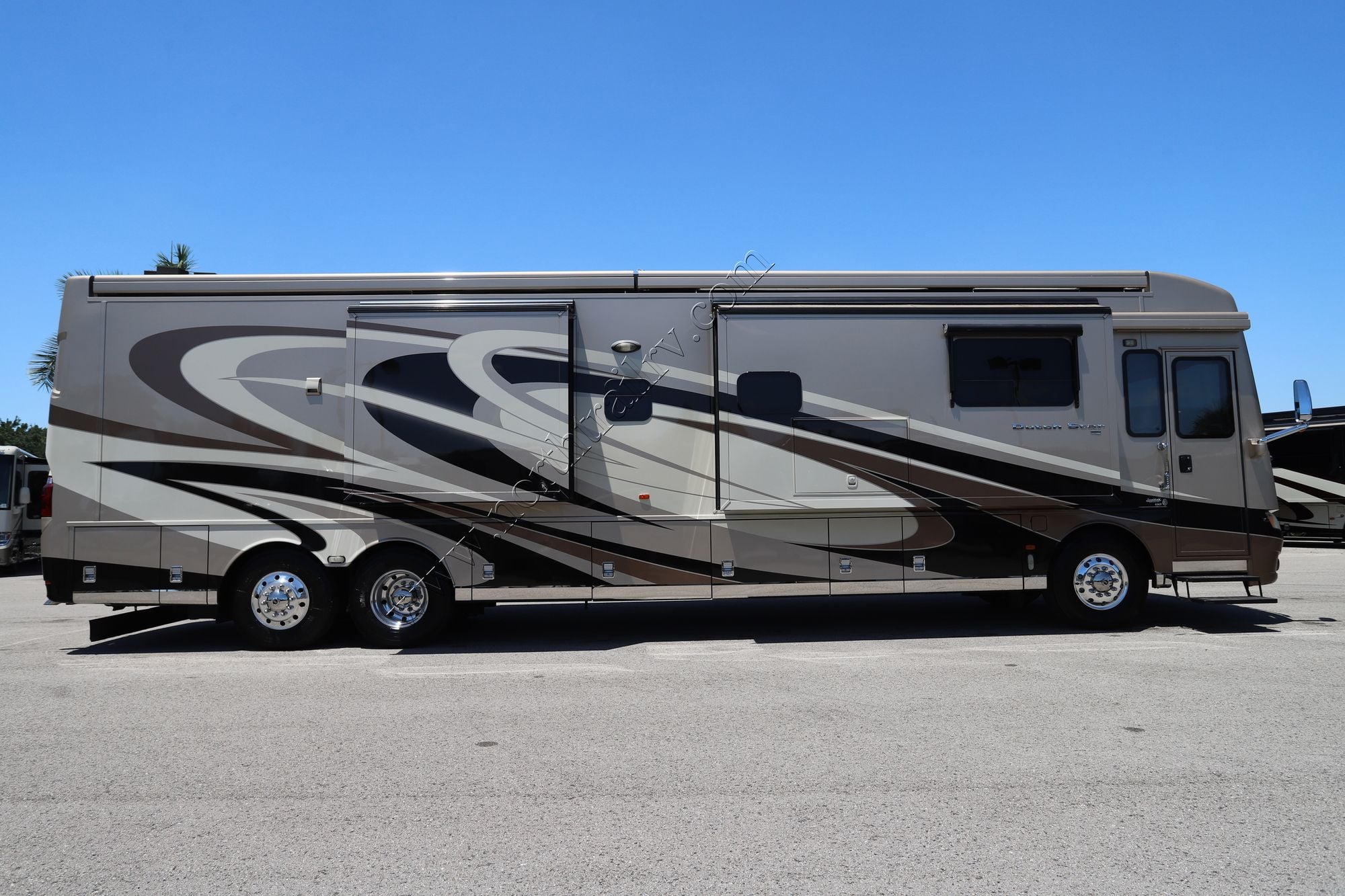 Used 2017 Newmar Dutch Star 4369 Class A  For Sale