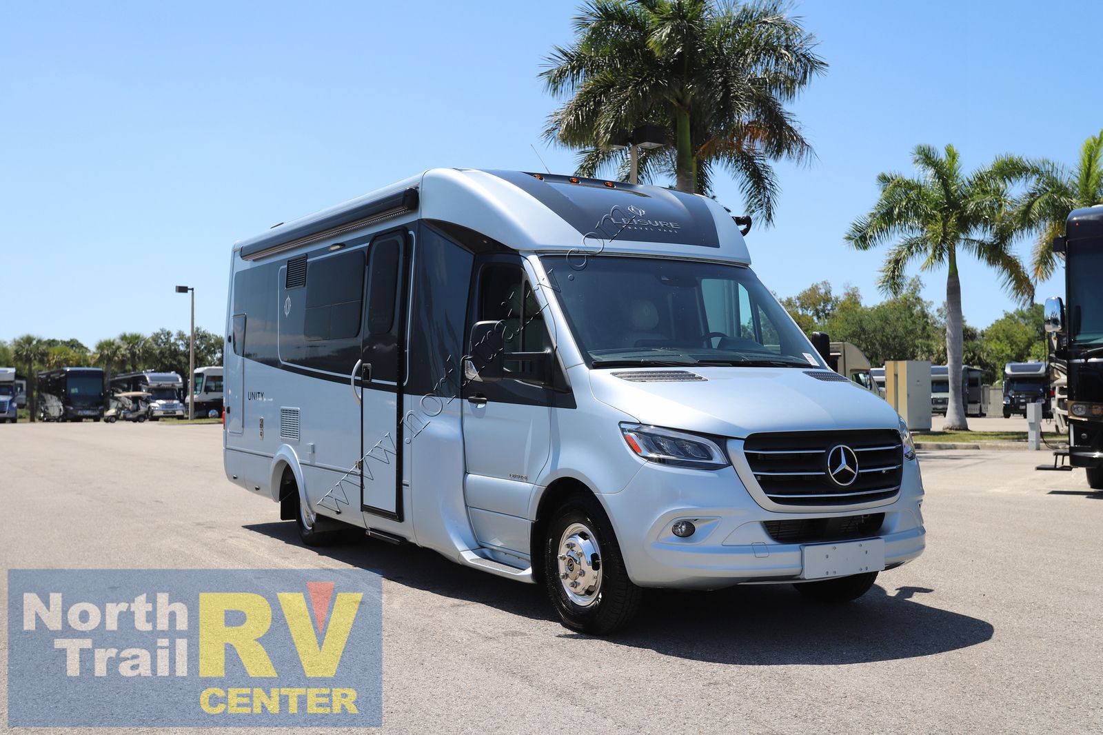2022 Leisure Travel Unity U24MB 55332-1