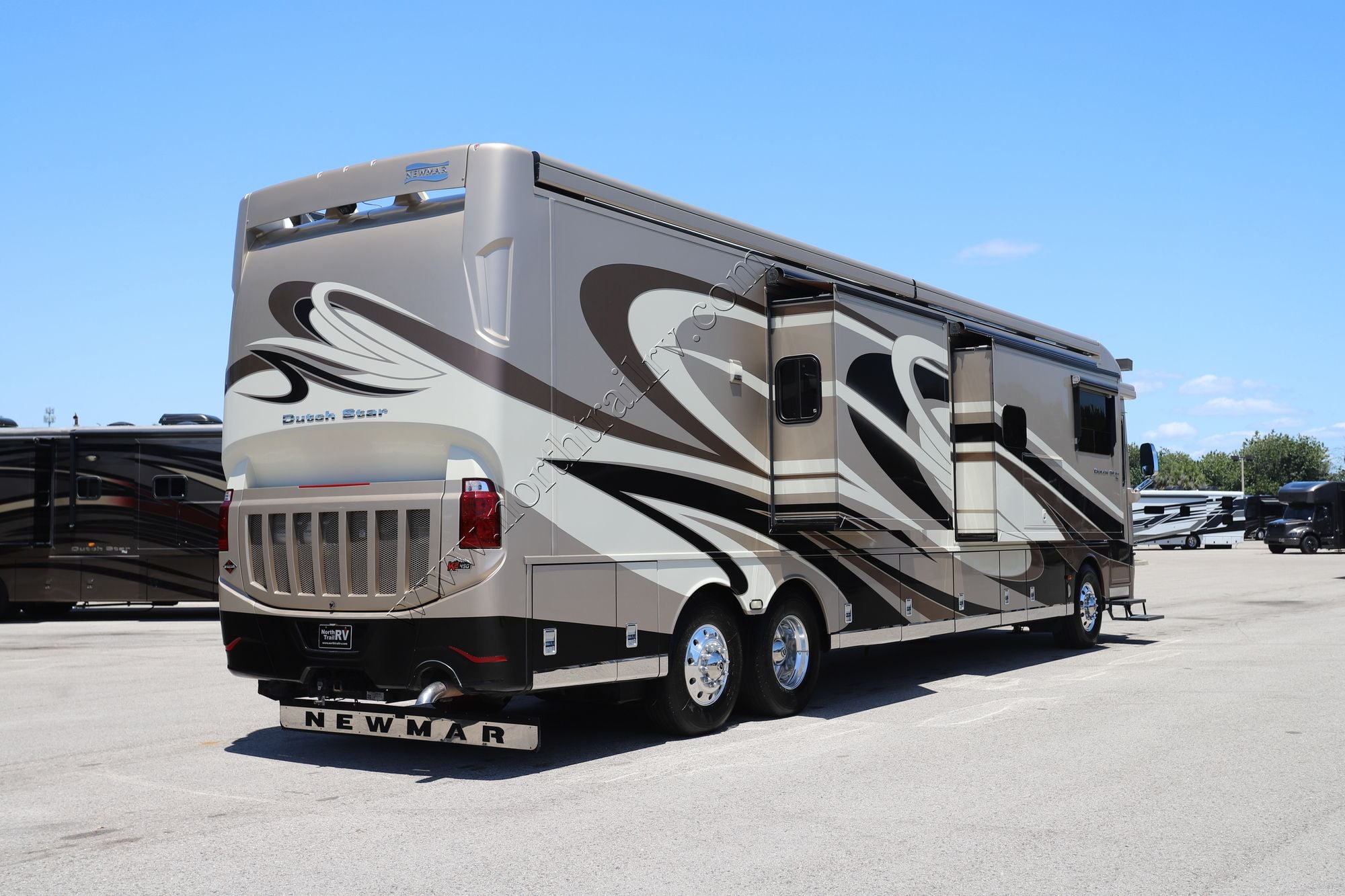 Used 2017 Newmar Dutch Star 4369 Class A  For Sale