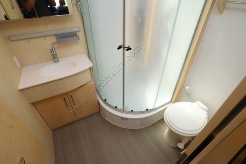 2022 Leisure Travel Unity U24MB