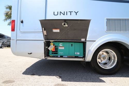 2022 Leisure Travel Unity U24MB