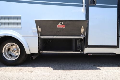 2022 Leisure Travel Unity U24MB