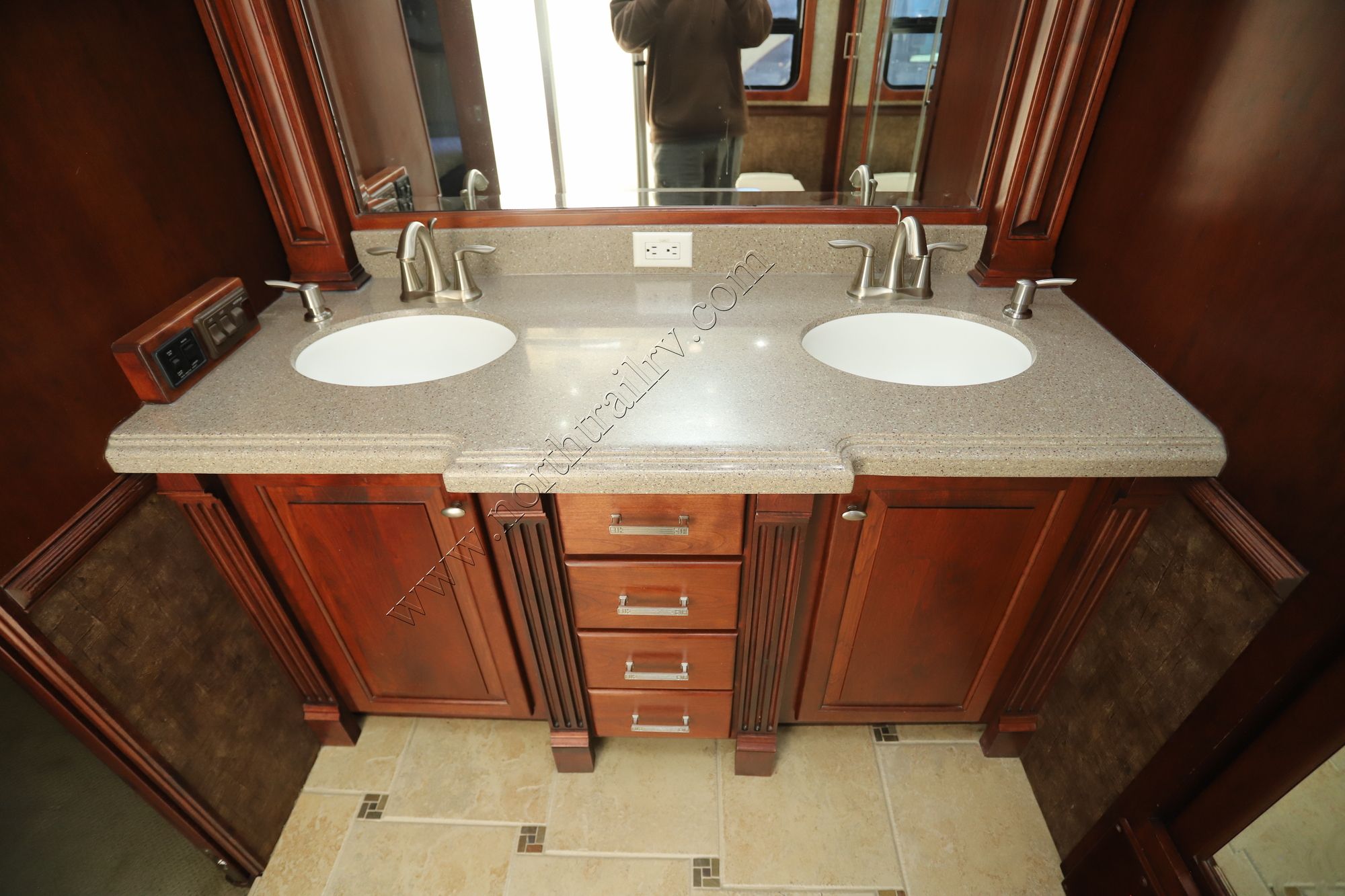 Used 2009 Tiffin Motor Homes Allegro Bus 43QBP Class A  For Sale