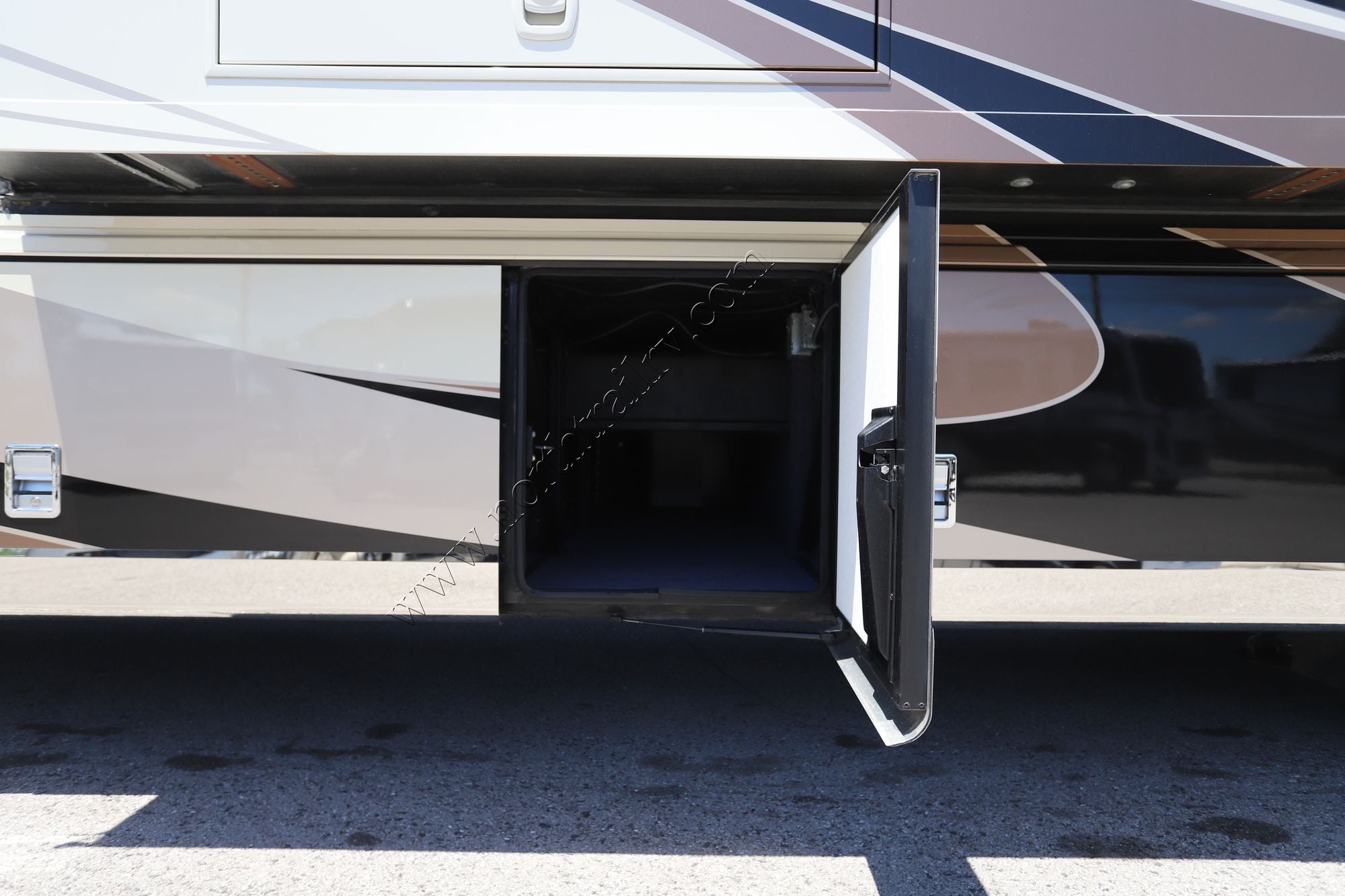 Used 2017 Newmar Dutch Star 4369 Class A  For Sale
