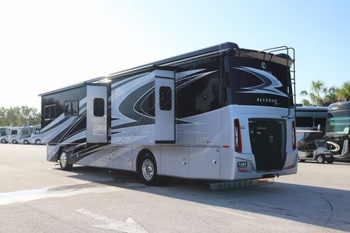 2022 Tiffin Motor Homes Allegro Red 38KA