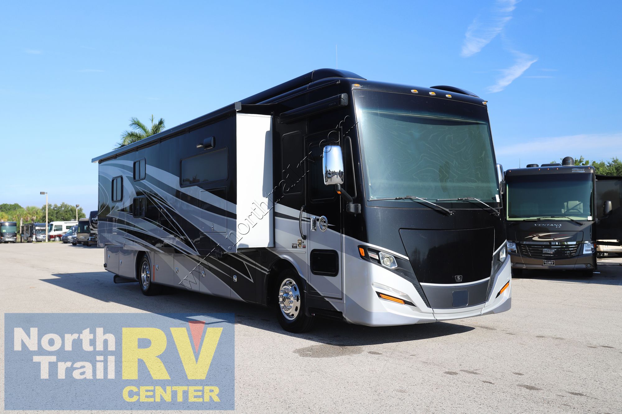 Used 2022 Tiffin Motor Homes Allegro Red 38KA Class A  For Sale
