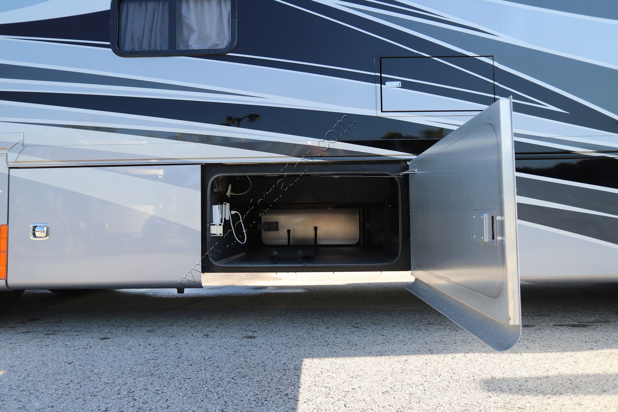 Used 2022 Tiffin Motor Homes Allegro Red 38KA Class A  For Sale
