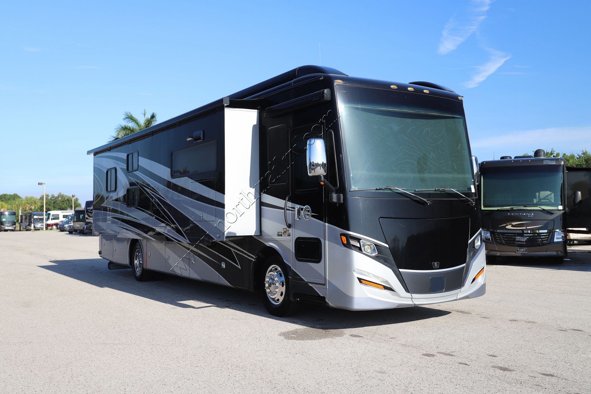 Used 2022 Tiffin Motor Homes Allegro Red 38KA Class A  For Sale