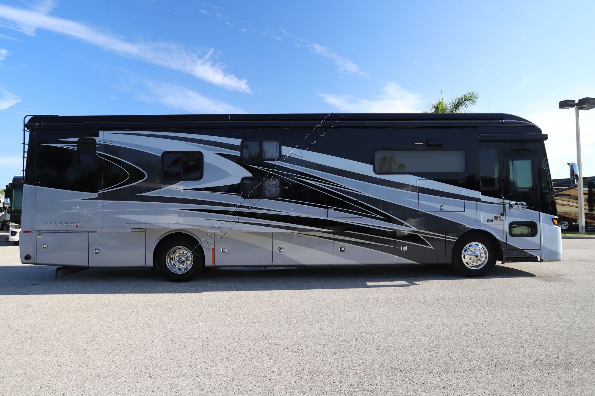 Used 2022 Tiffin Motor Homes Allegro Red 38KA Class A  For Sale