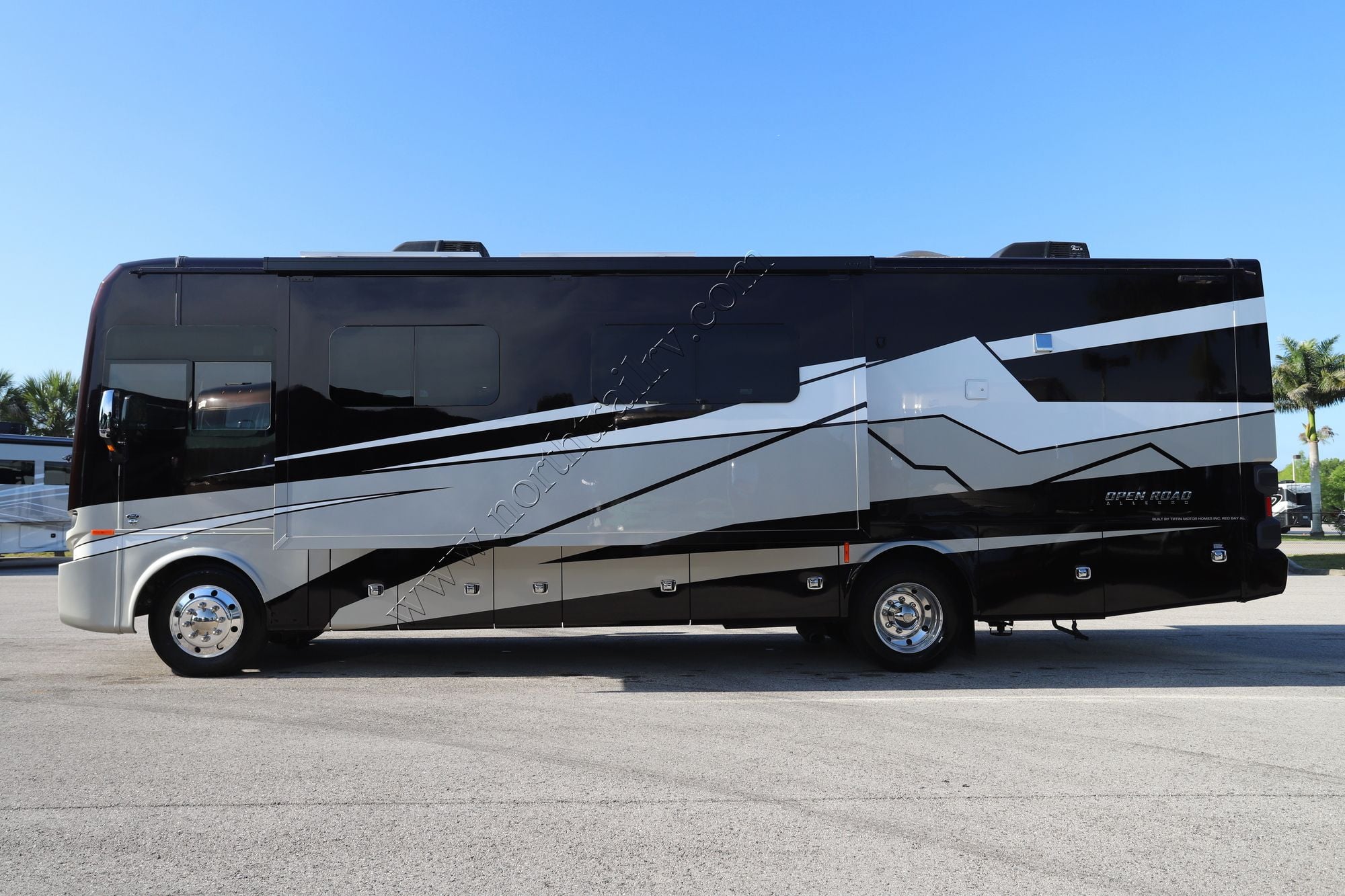 Used 2026 Tiffin Motor Homes Allegro 32SA Class A  For Sale