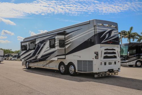 2026 Newmar Mountain Aire 4551