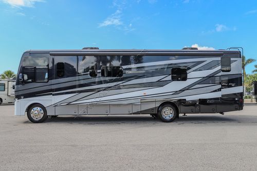 2027 Newmar Bay Star 3639