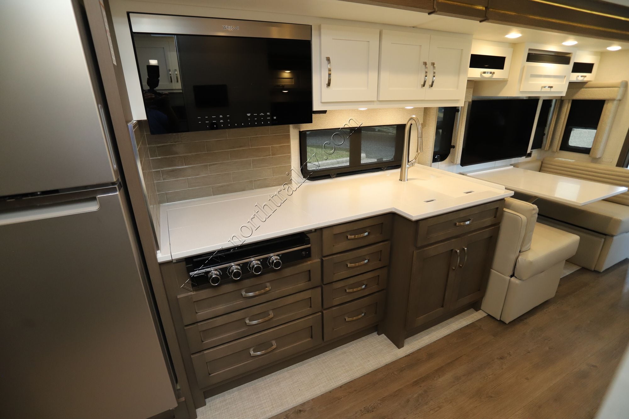 New 2027 Newmar Bay Star 3639 Class A  For Sale