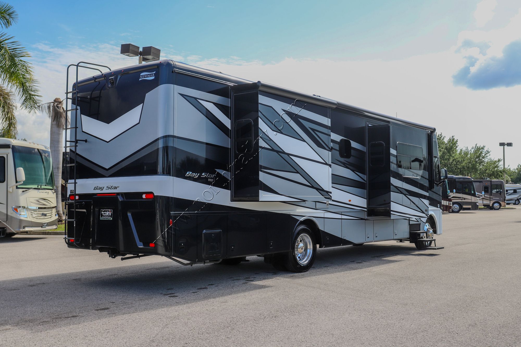 New 2027 Newmar Bay Star 3639 Class A  For Sale