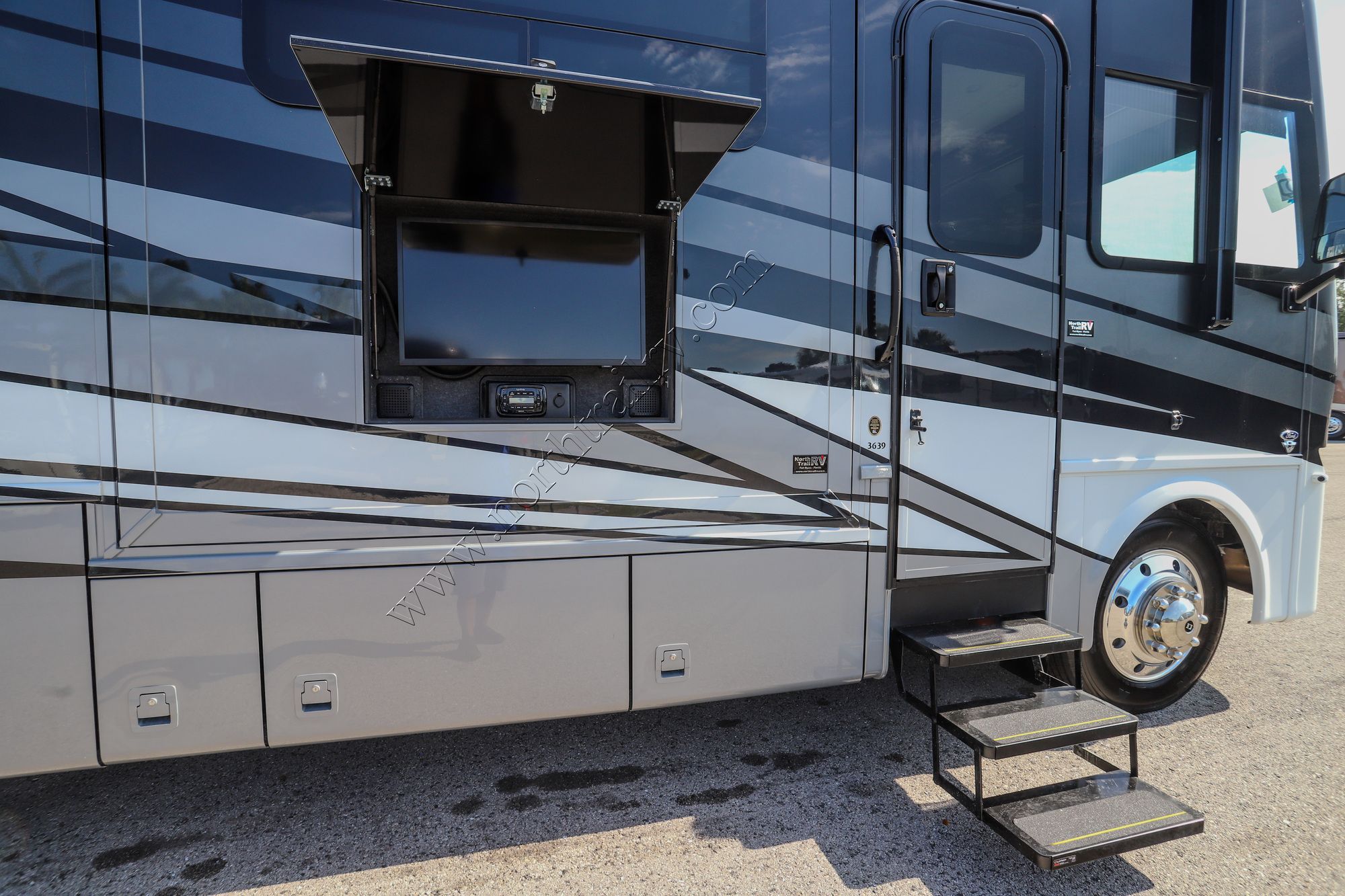 New 2027 Newmar Bay Star 3639 Class A  For Sale