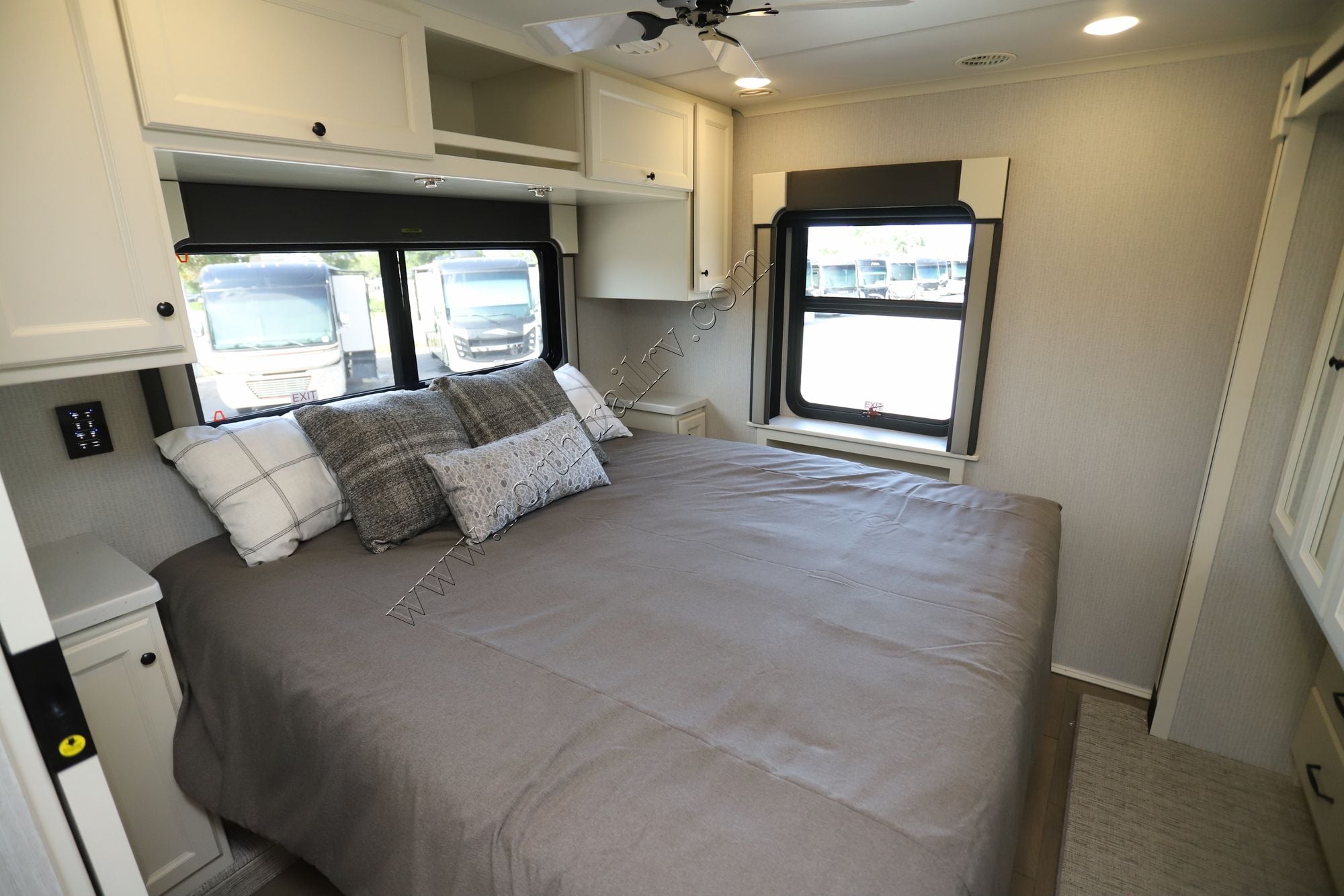 New 2026 Tiffin Motor Homes Allegro 29NA Class A  For Sale