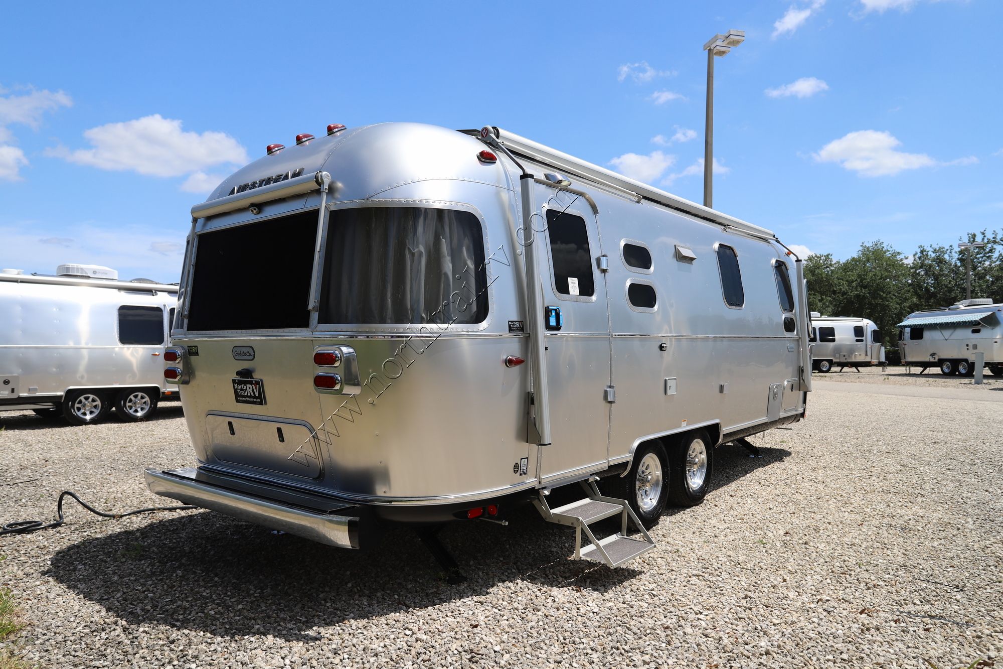 2026 Airstream Globetrotter 25FB Travel Trailer New  For Sale